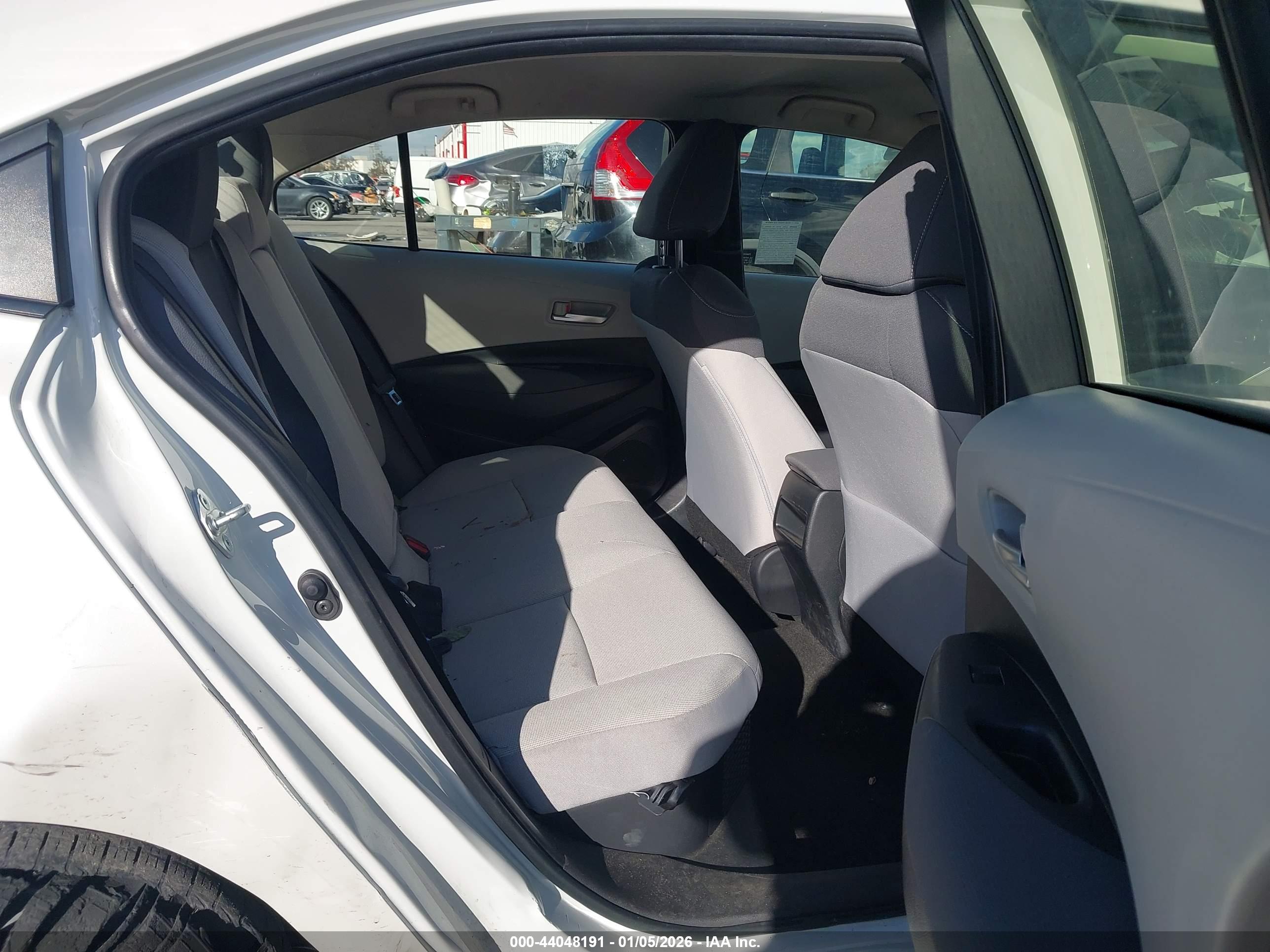 TOYOTA COROLLA image 8
