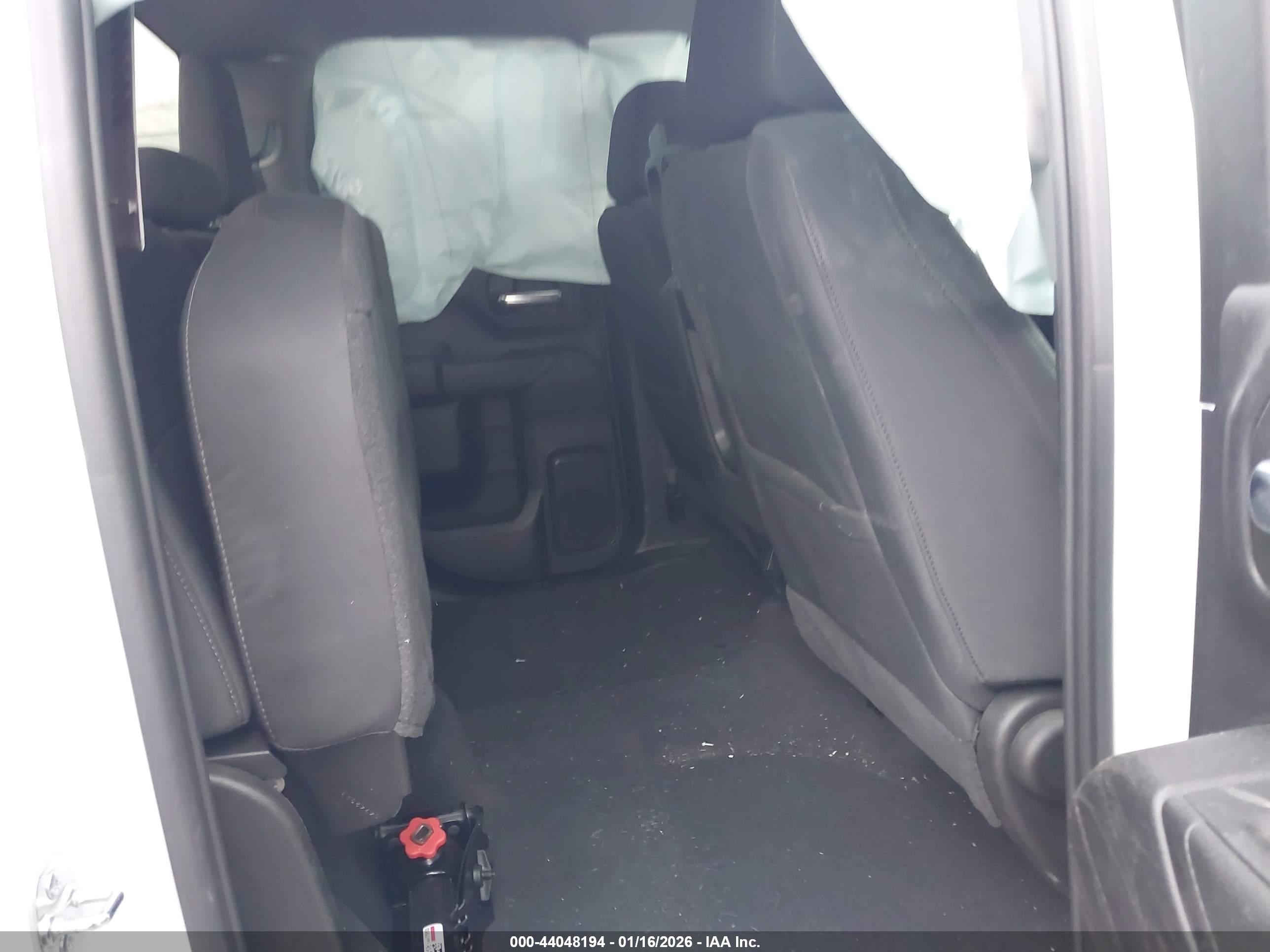 CHEVROLET SILVERADO image 8