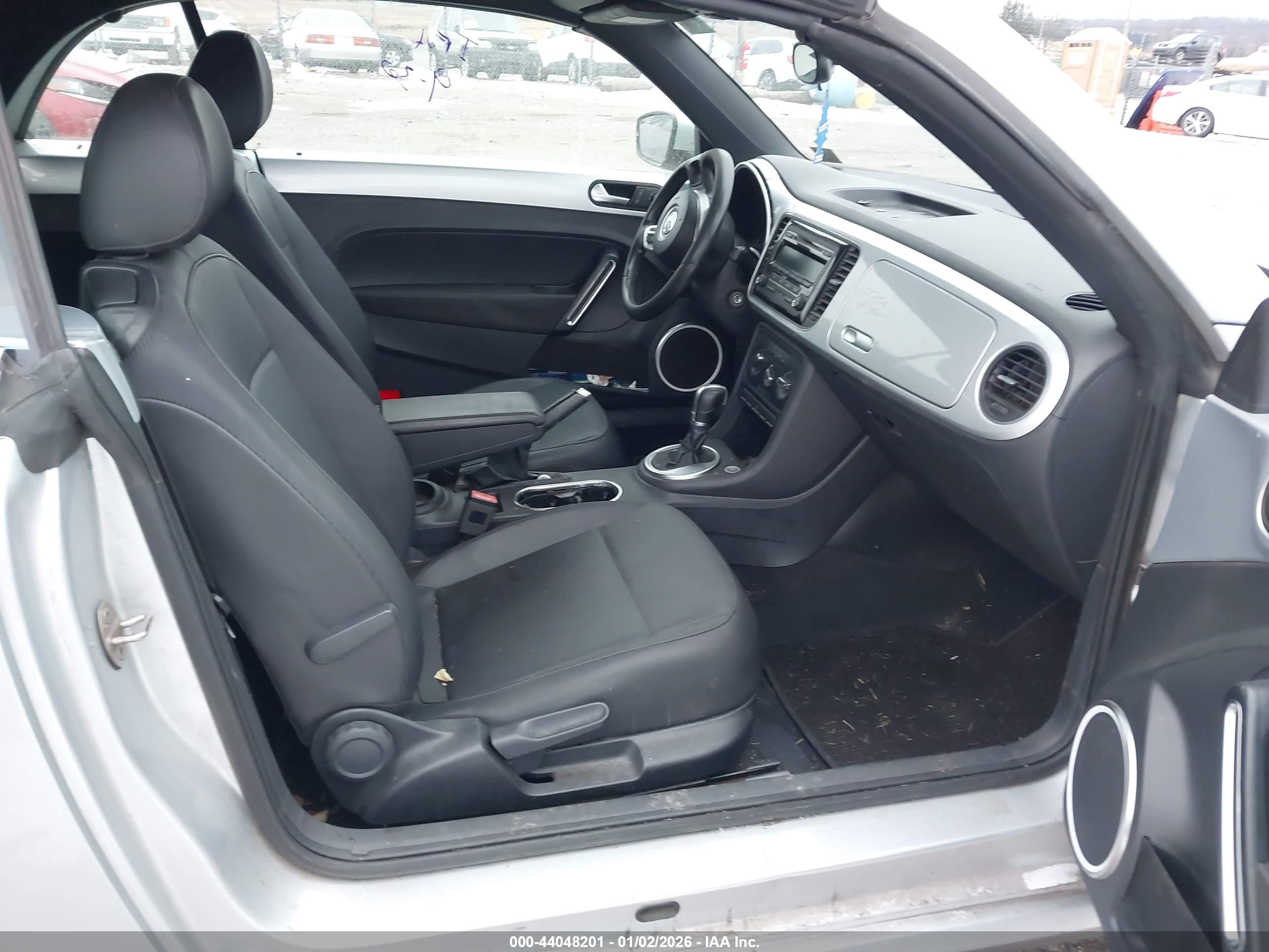 VOLKSWAGEN BEETLE image 5