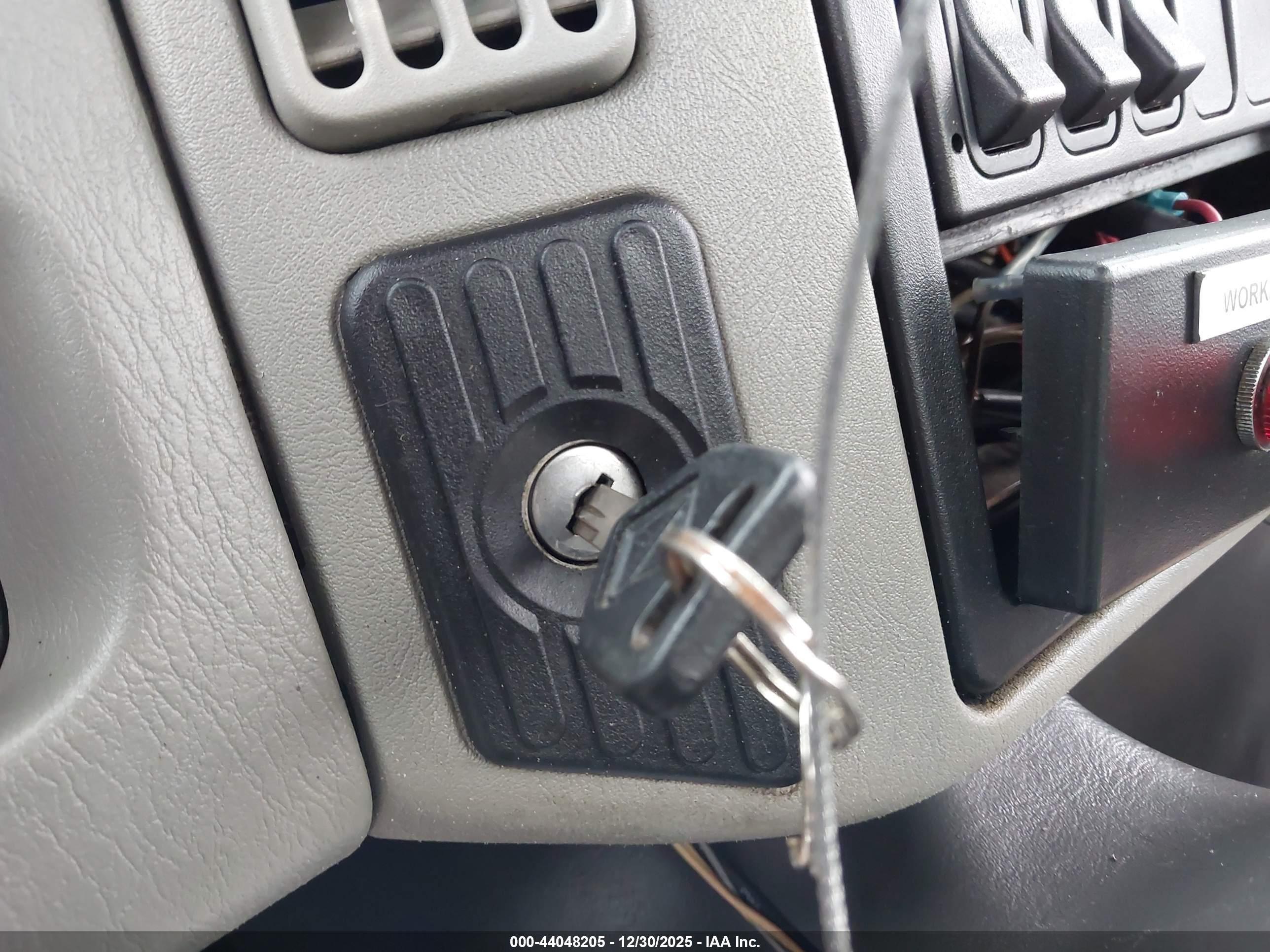 INTERNATIONAL 7000 image 11