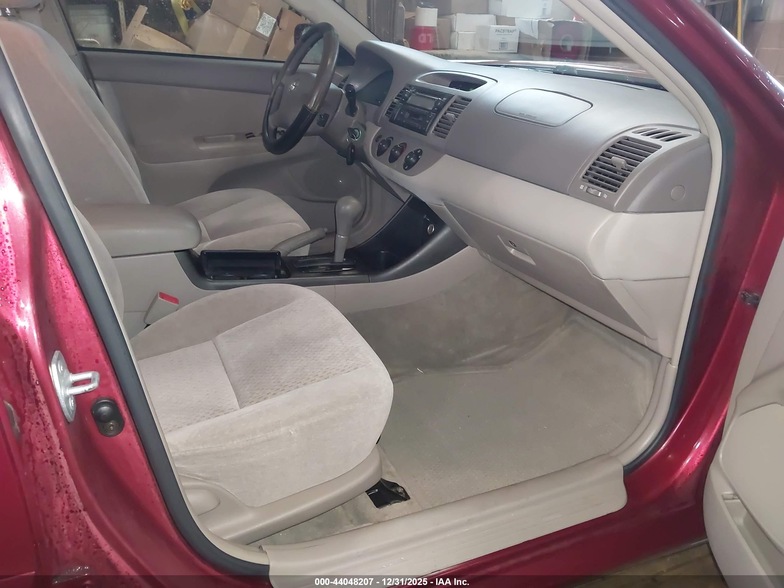 TOYOTA CAMRY image 5