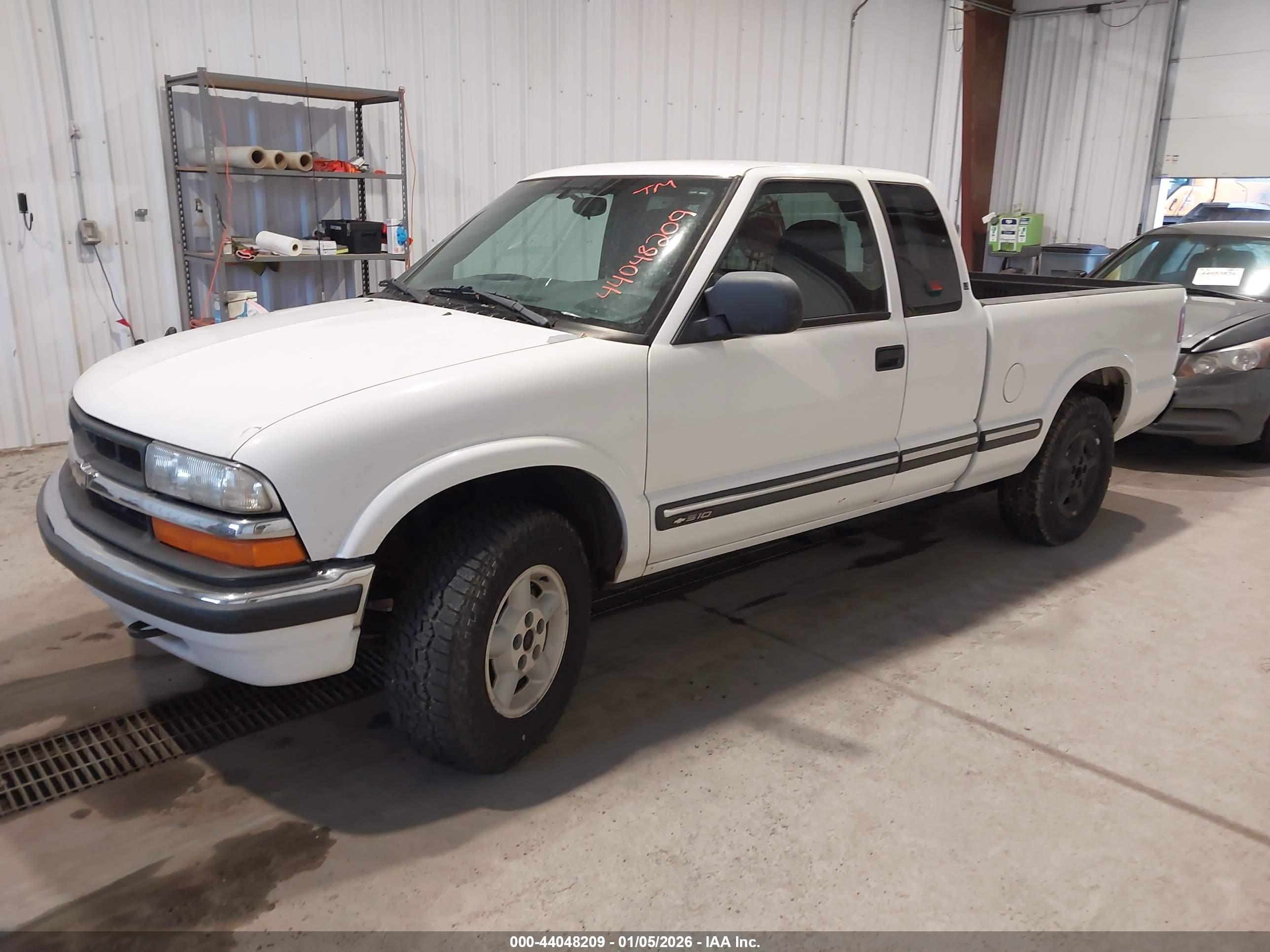 CHEVROLET S-10 image 2