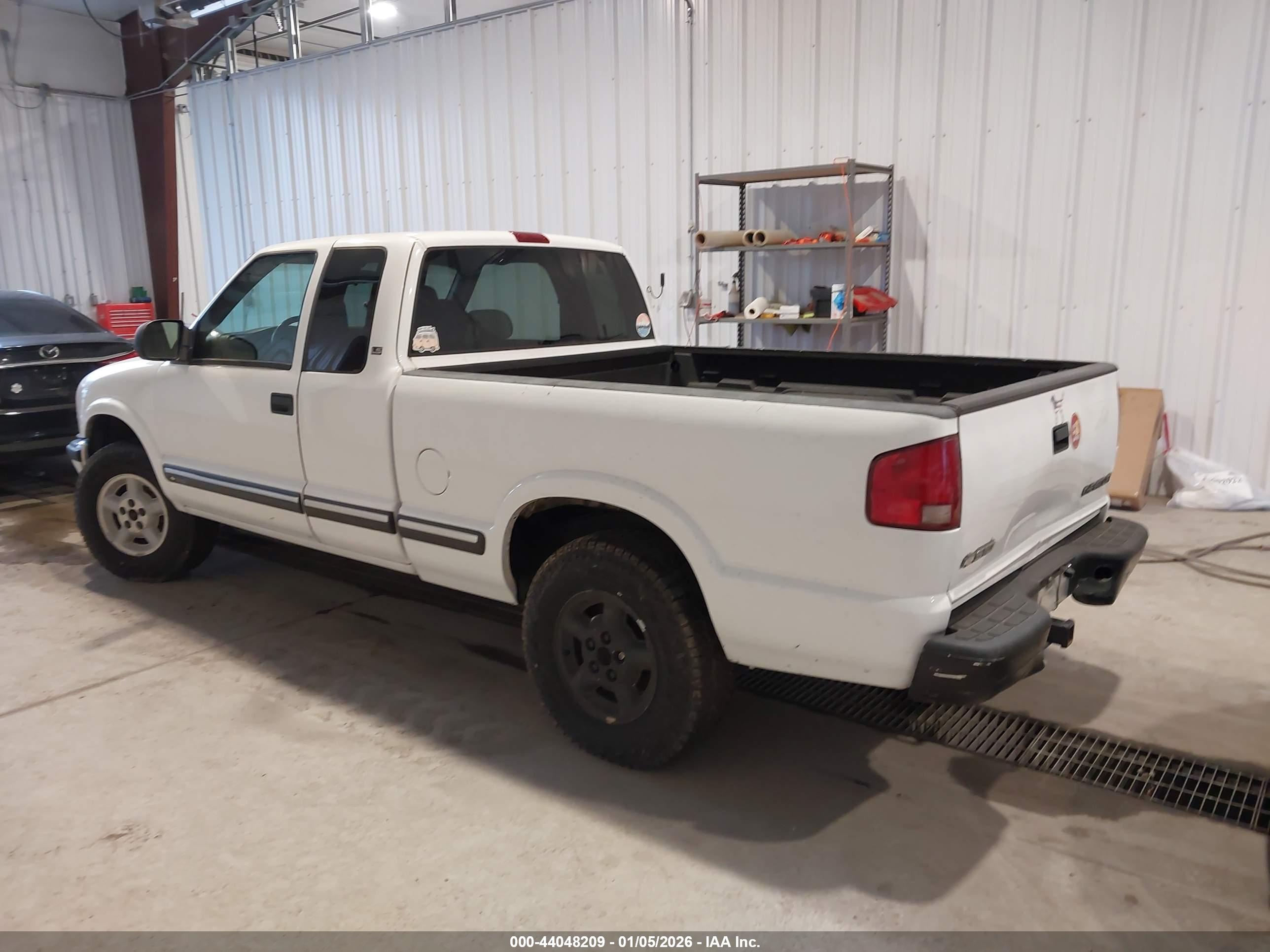 CHEVROLET S-10 image 3