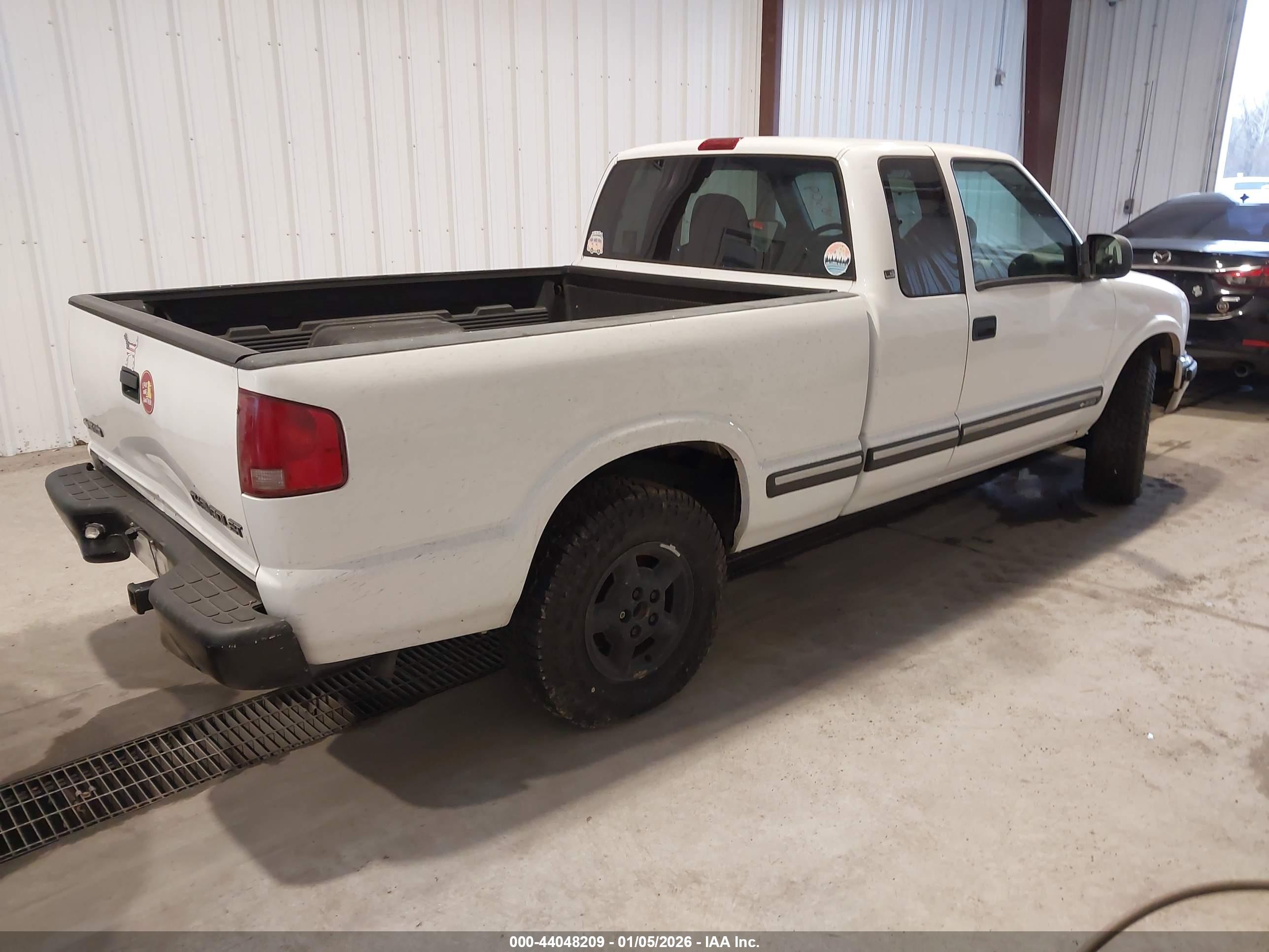CHEVROLET S-10 image 4