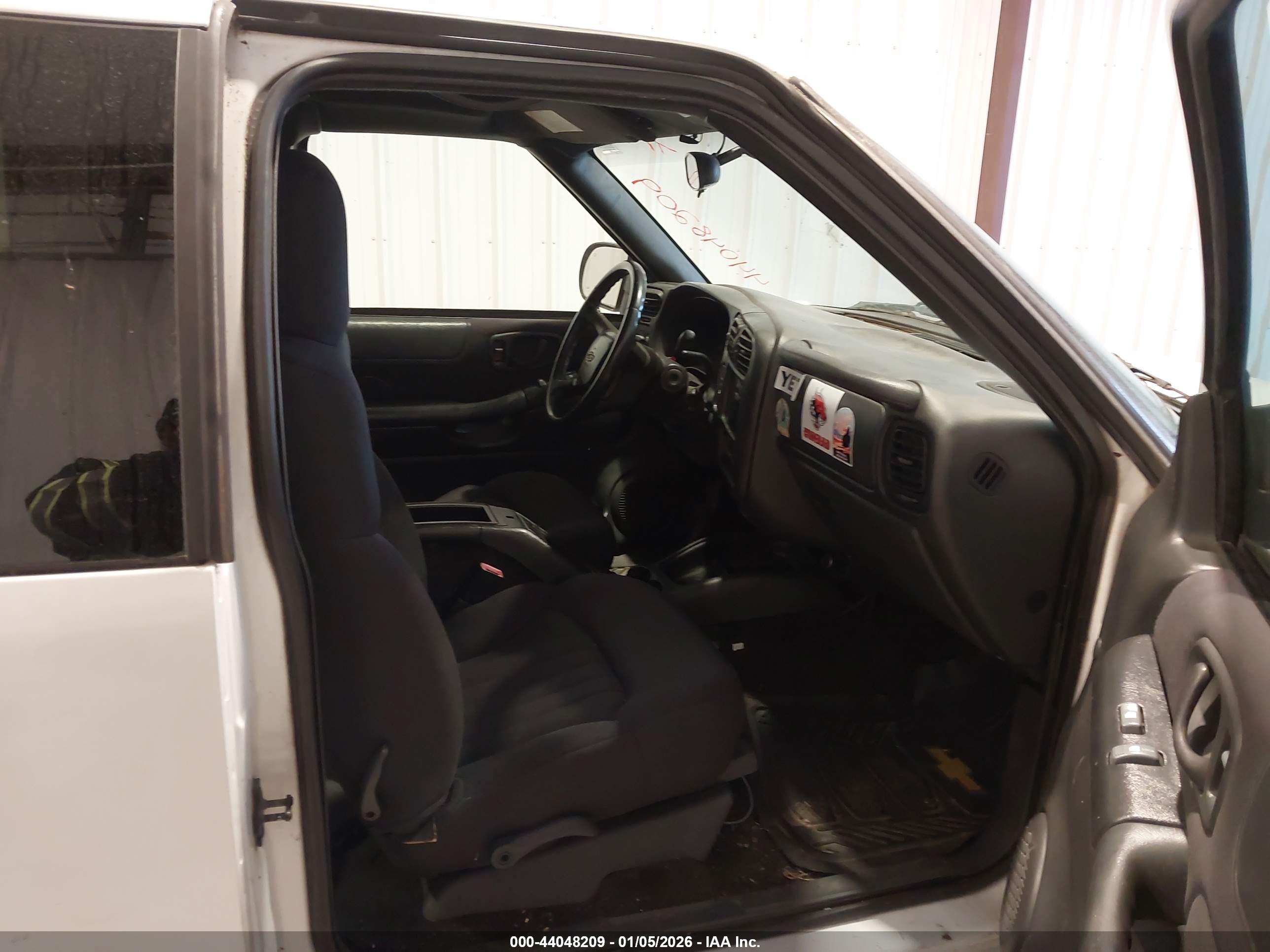 CHEVROLET S-10 image 5