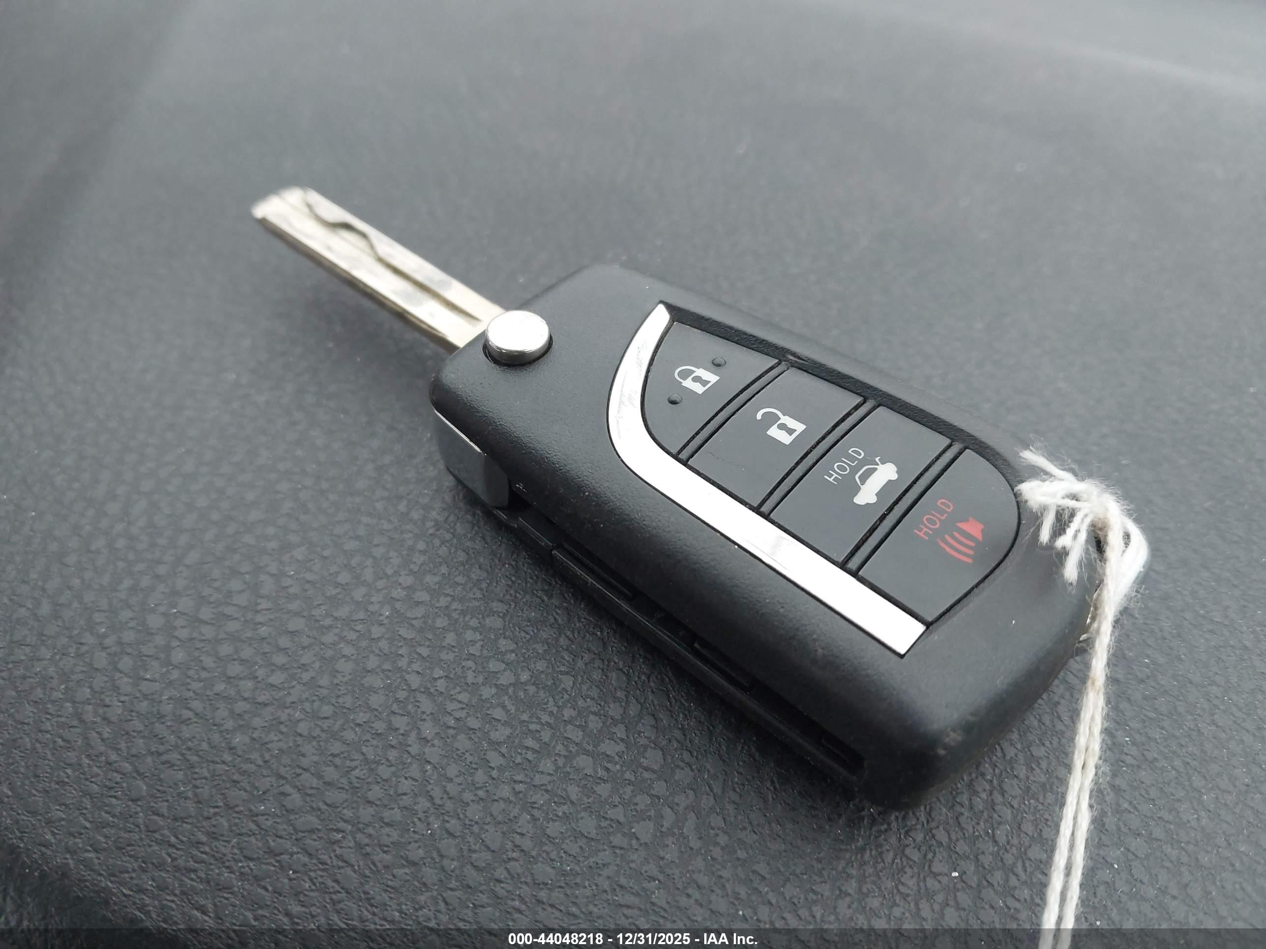 TOYOTA CAMRY image 11