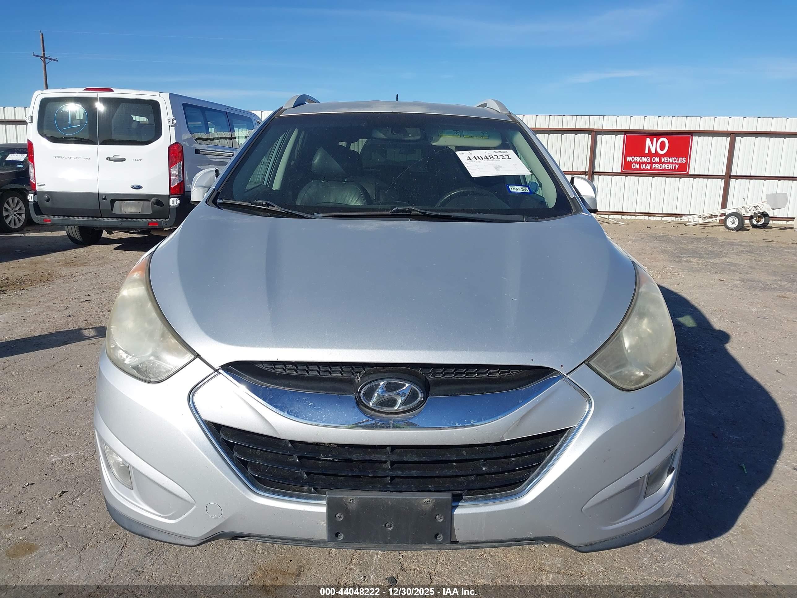 HYUNDAI TUCSON image 6