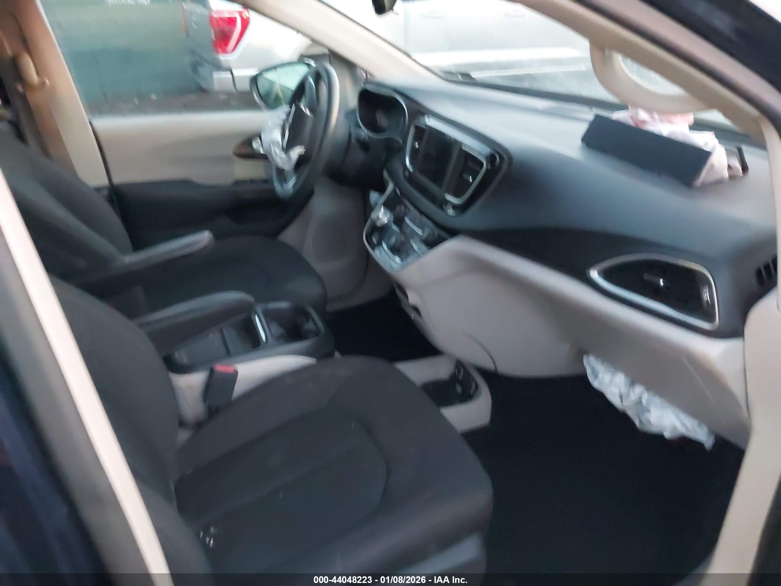 CHRYSLER PACIFICA image 5