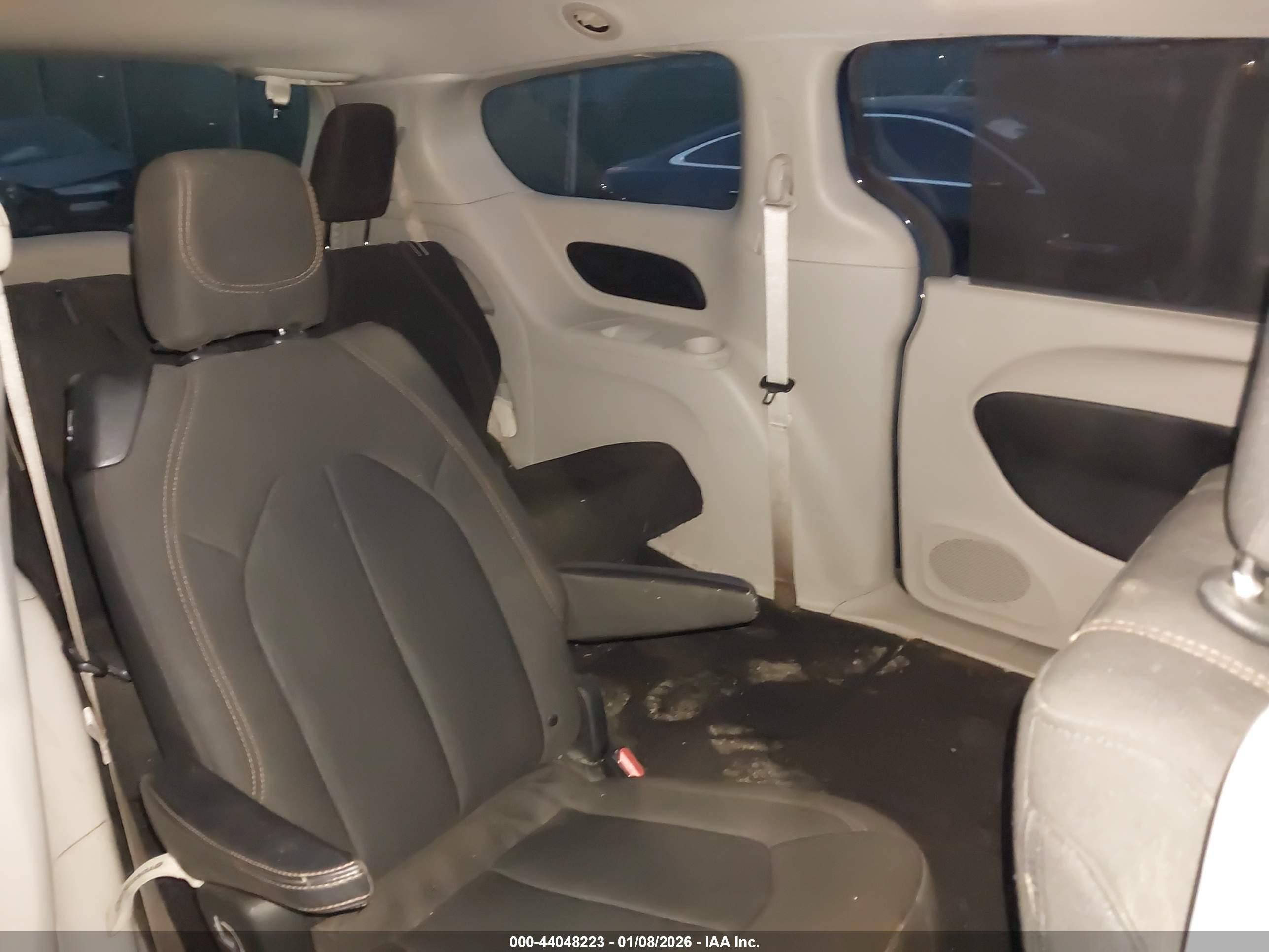 CHRYSLER PACIFICA image 8