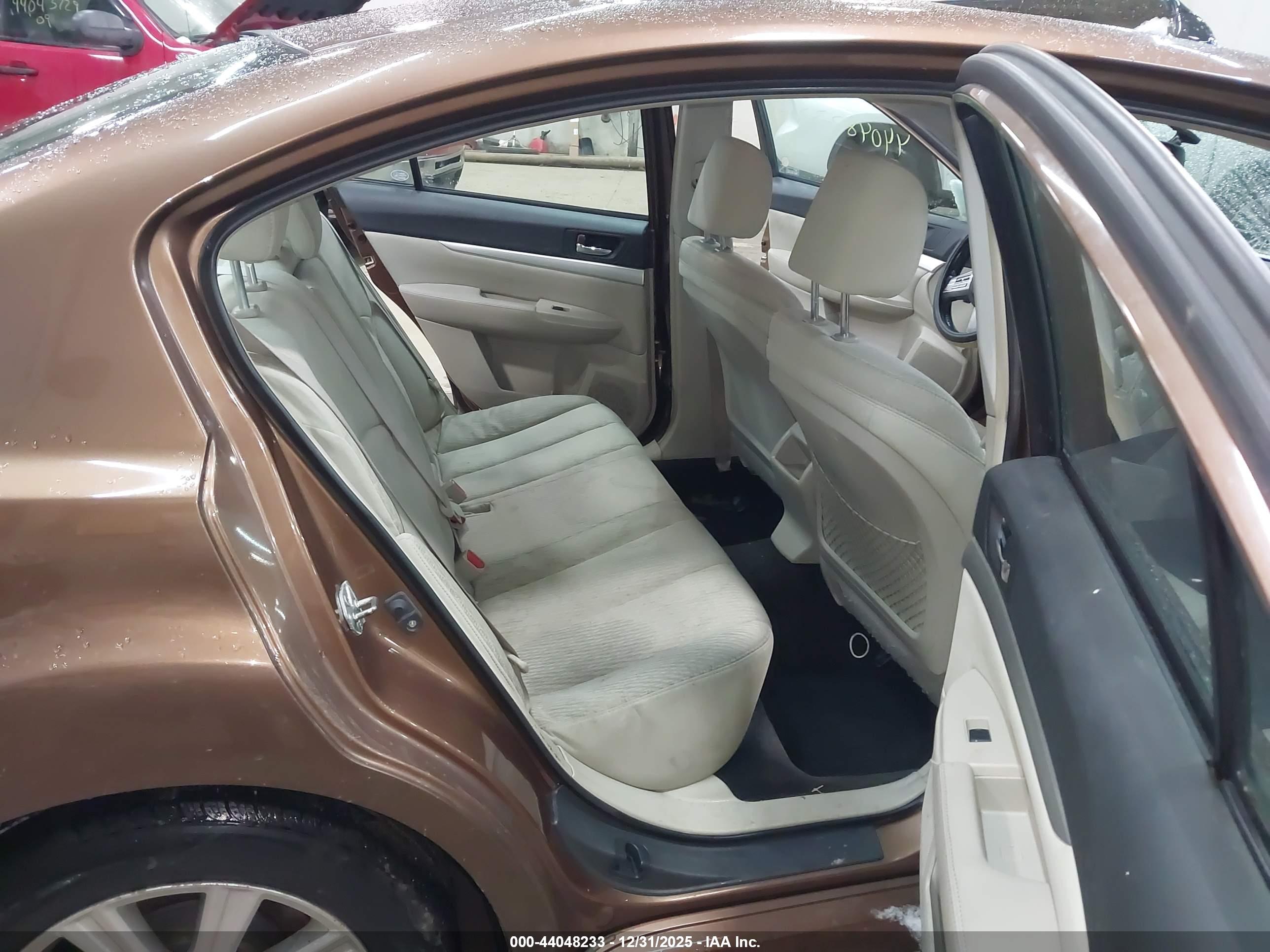 SUBARU LEGACY image 8