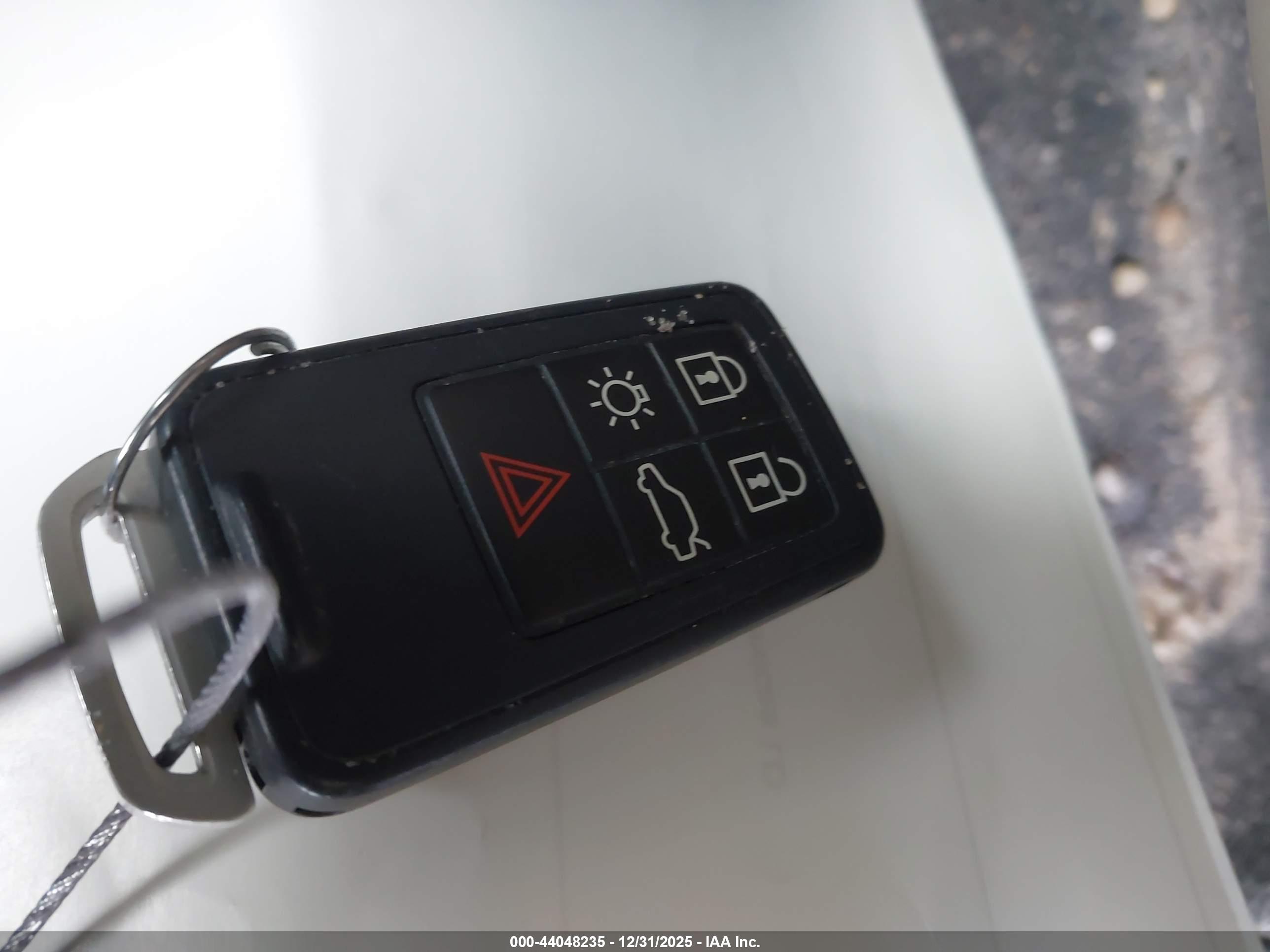 VOLVO S60 image 11