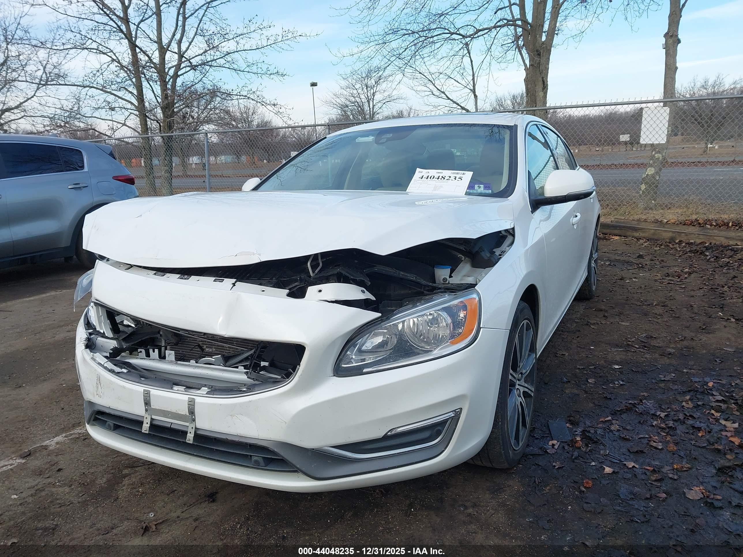 VOLVO S60 image 2