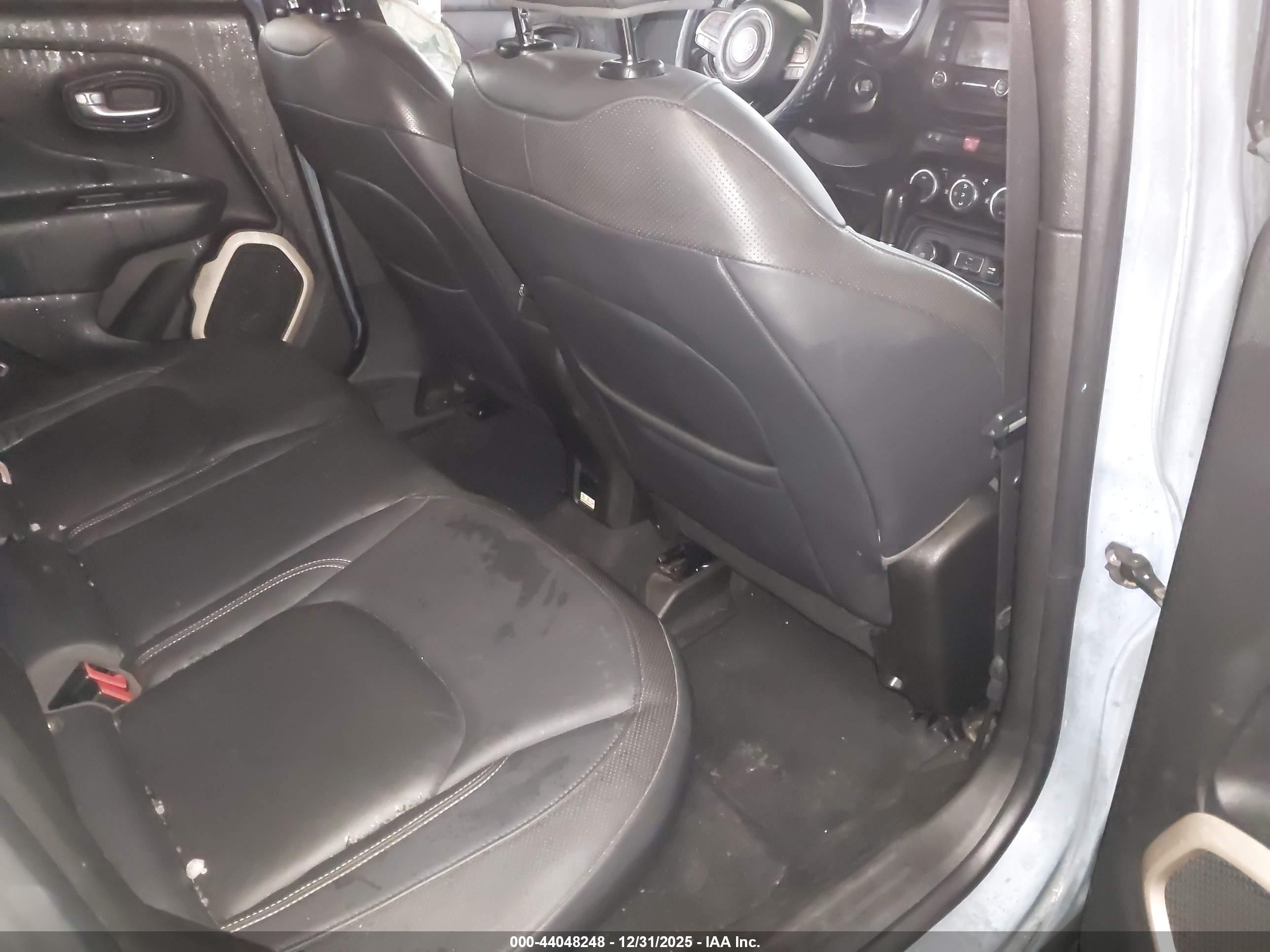 JEEP RENEGADE image 8