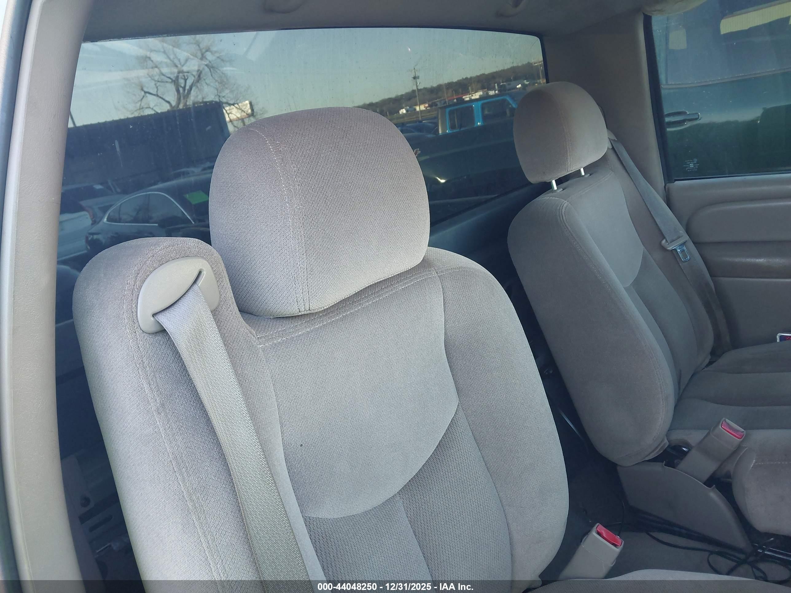 CHEVROLET SILVERADO image 8