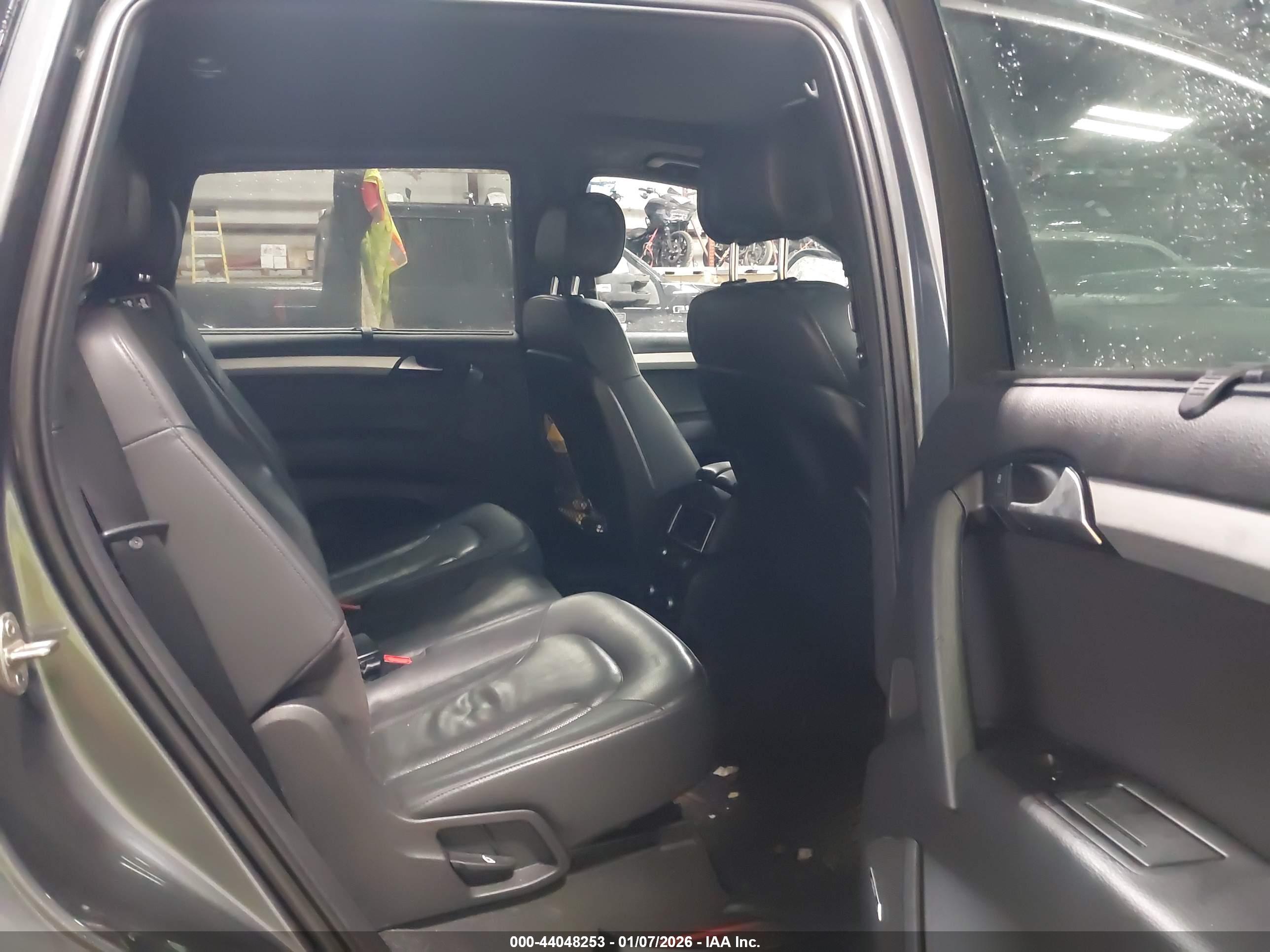 AUDI Q7 image 8