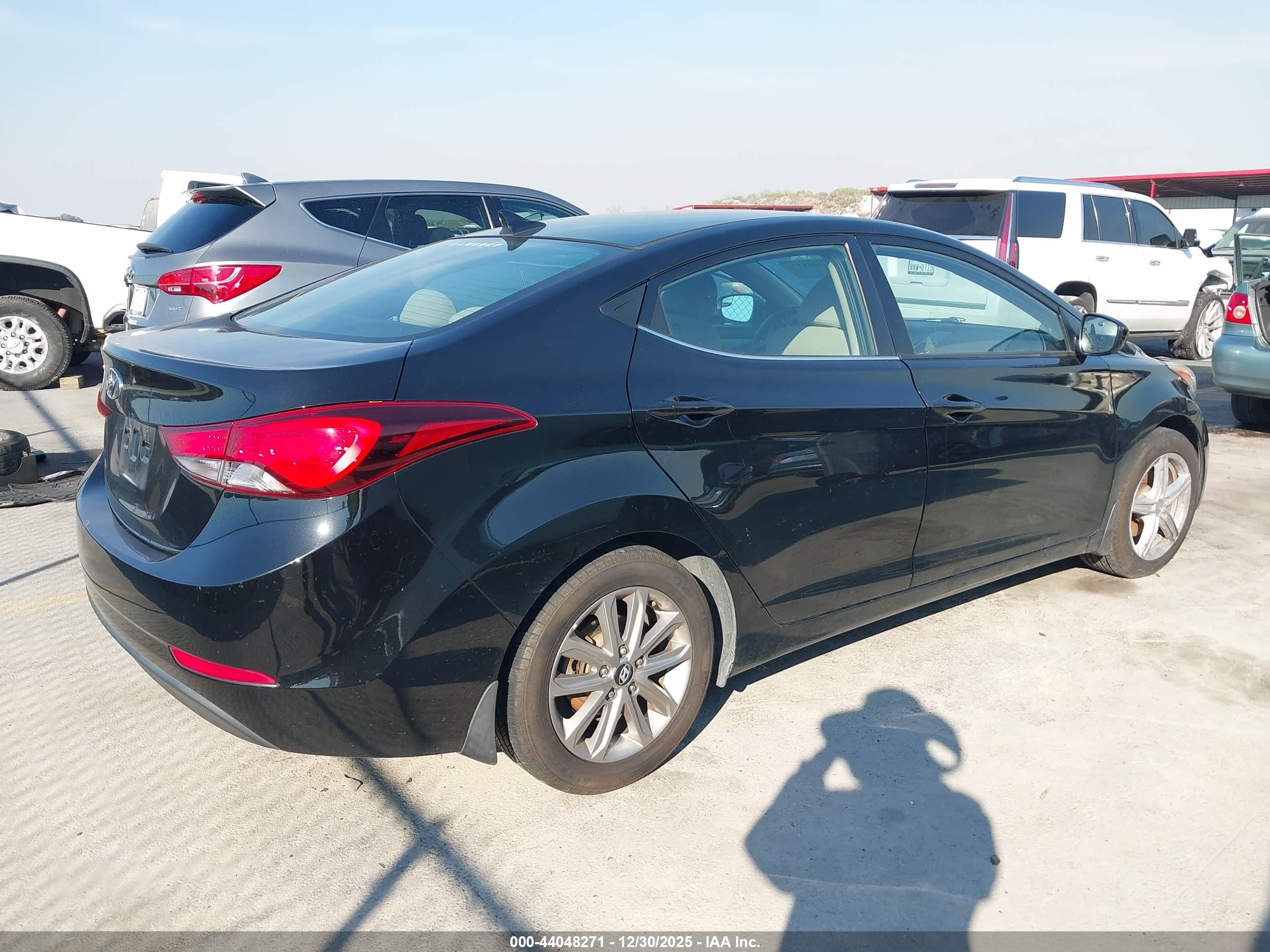 HYUNDAI ELANTRA image 4