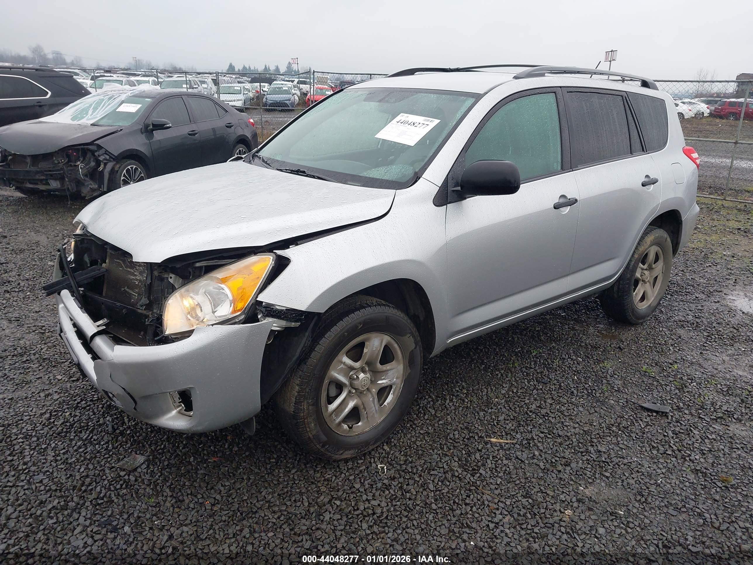 TOYOTA RAV4 image 2