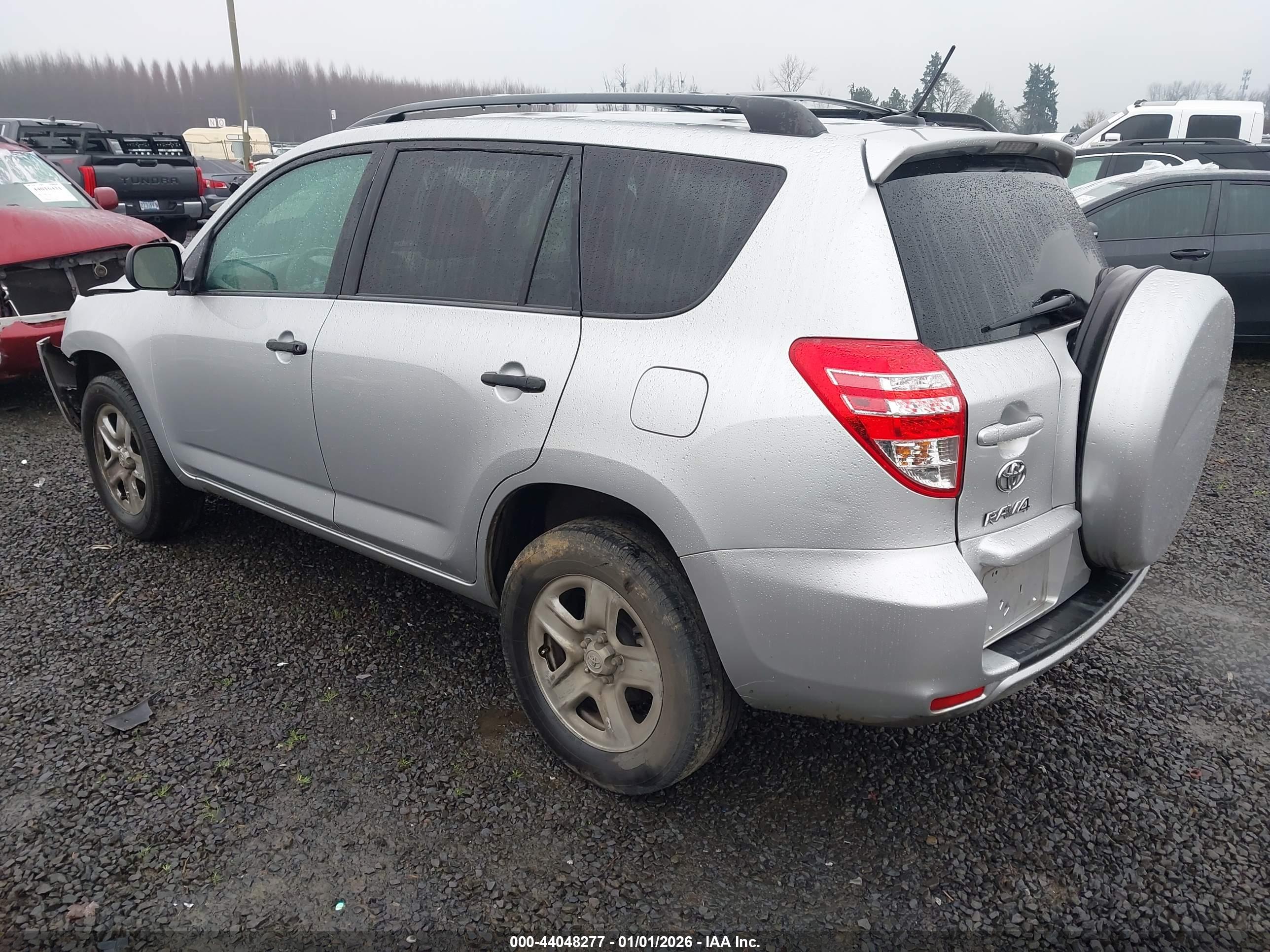 TOYOTA RAV4 image 3