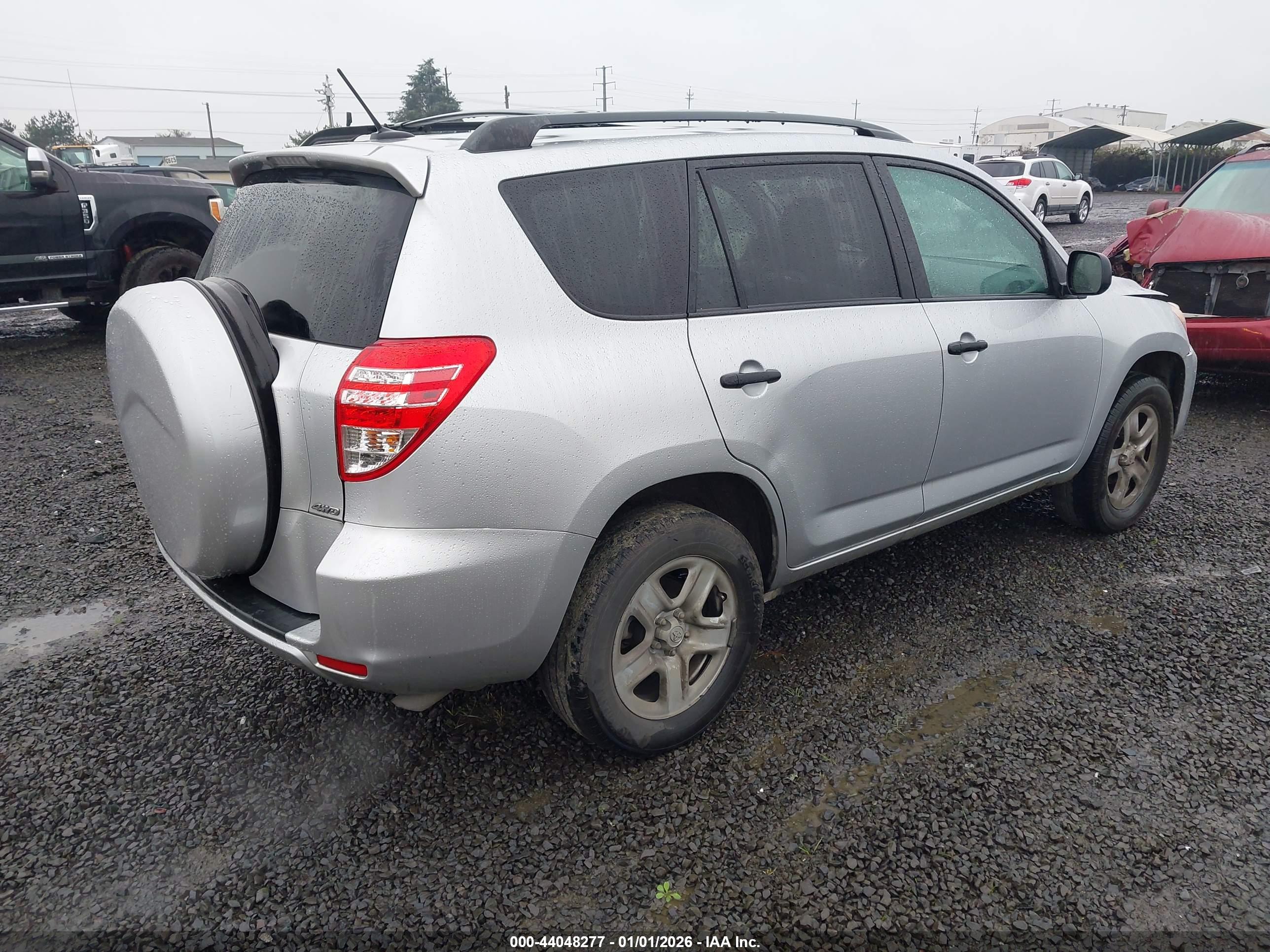 TOYOTA RAV4 image 4