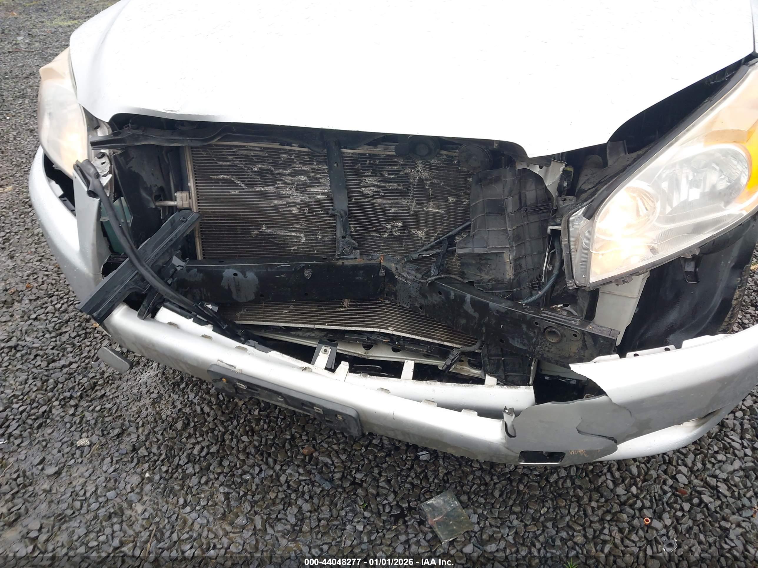 TOYOTA RAV4 image 6