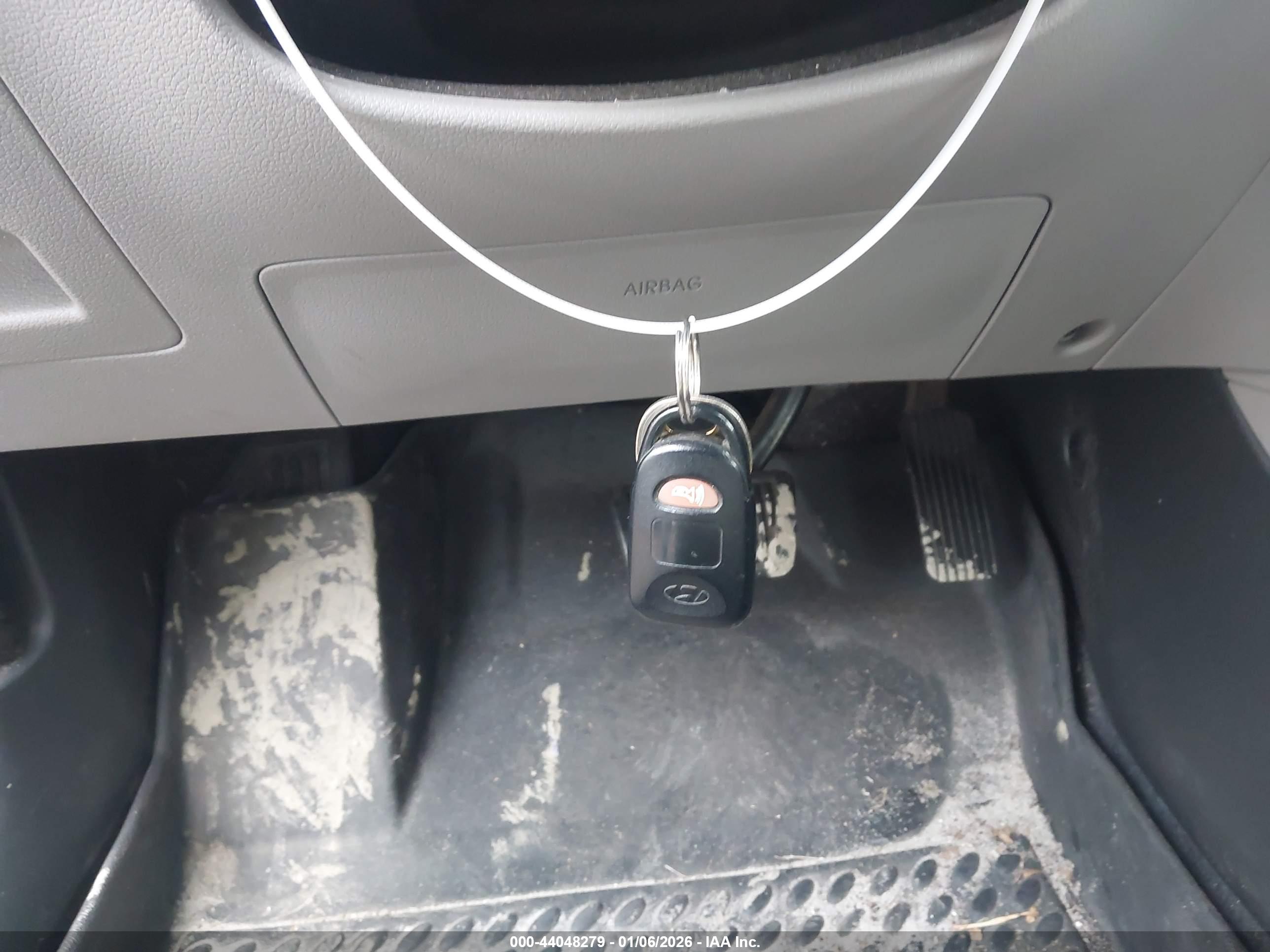 HYUNDAI ELANTRA image 11