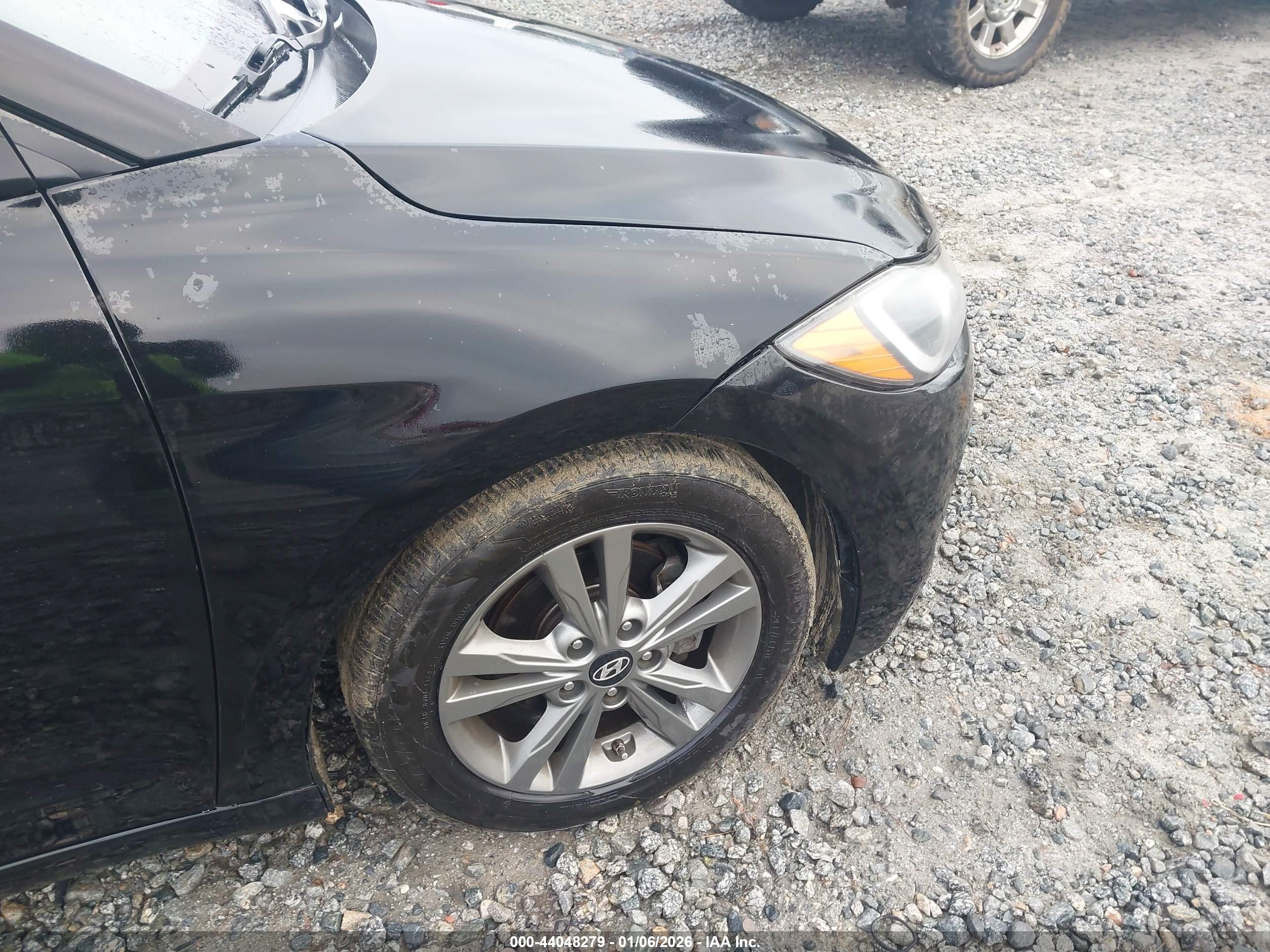 HYUNDAI ELANTRA image 6