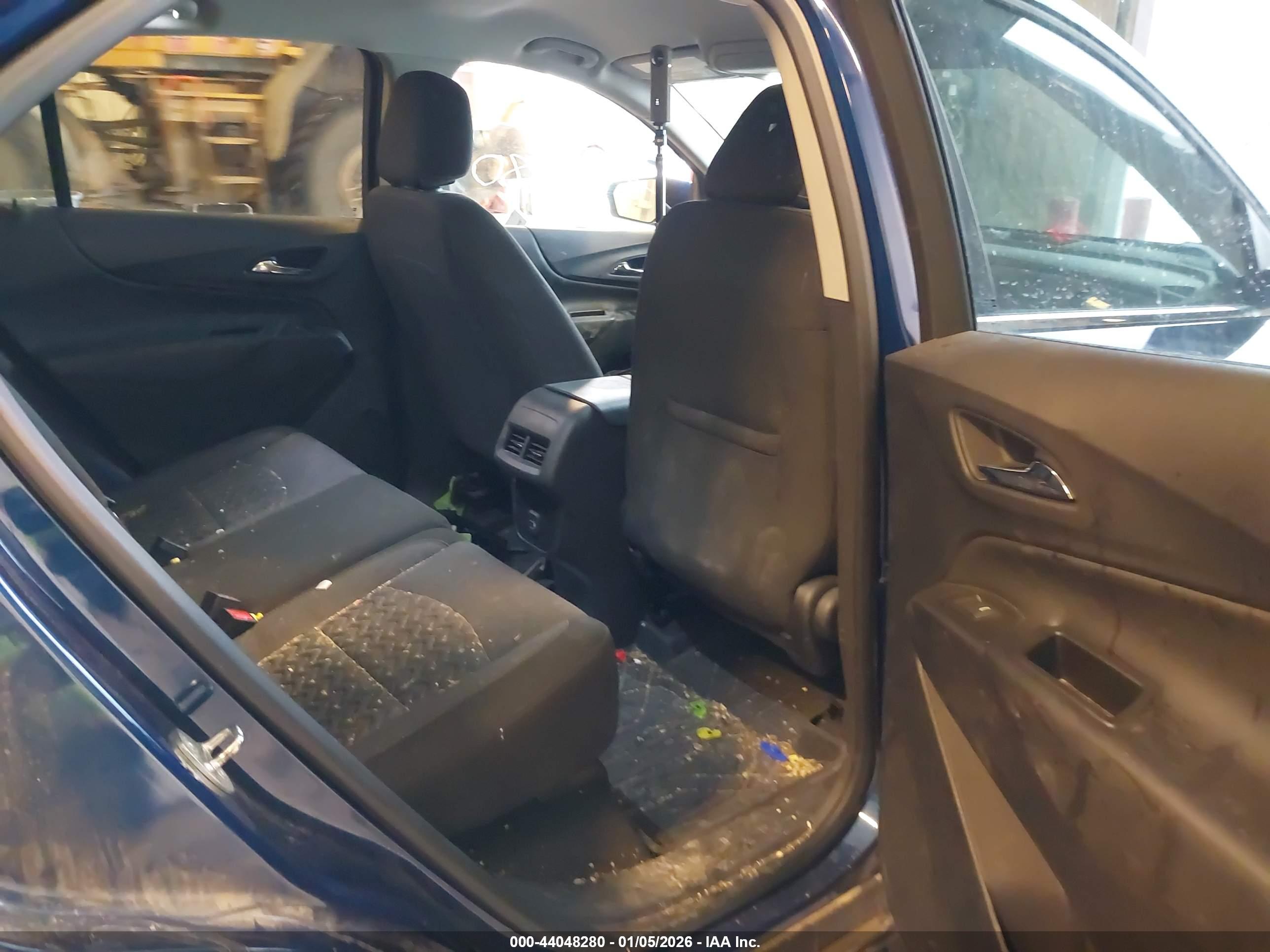 CHEVROLET EQUINOX image 8