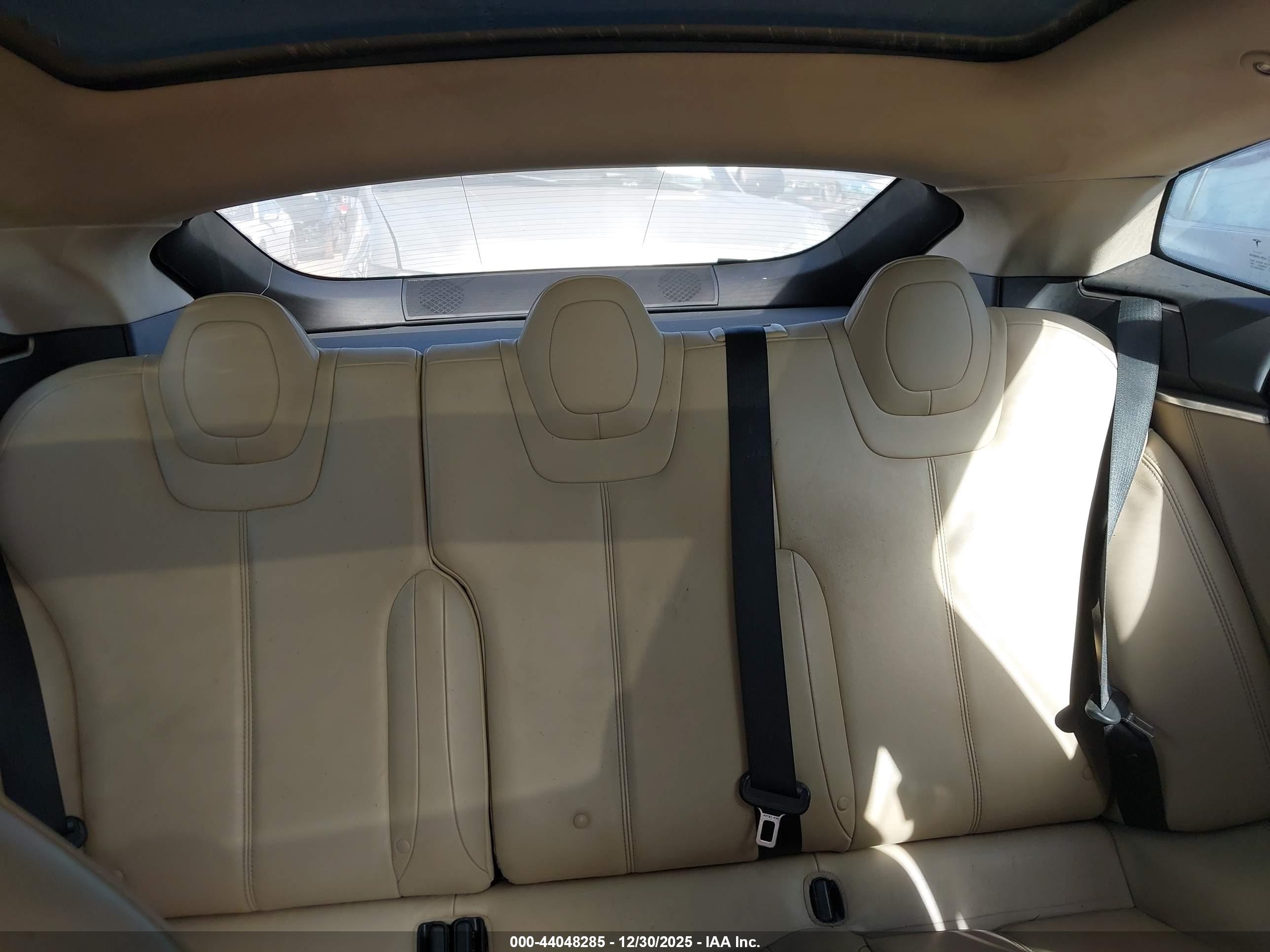 TESLA MODEL image 8