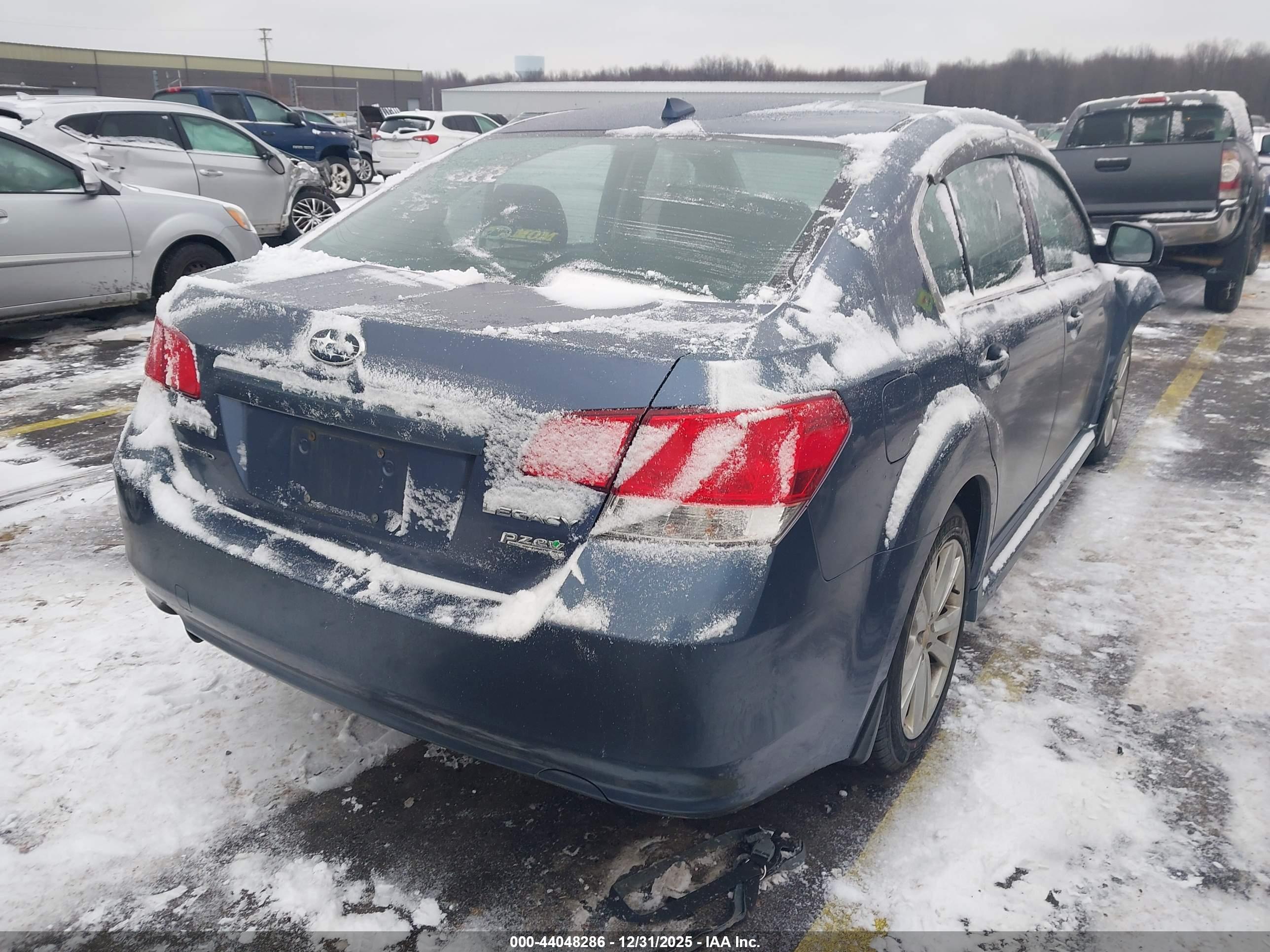 SUBARU LEGACY image 4