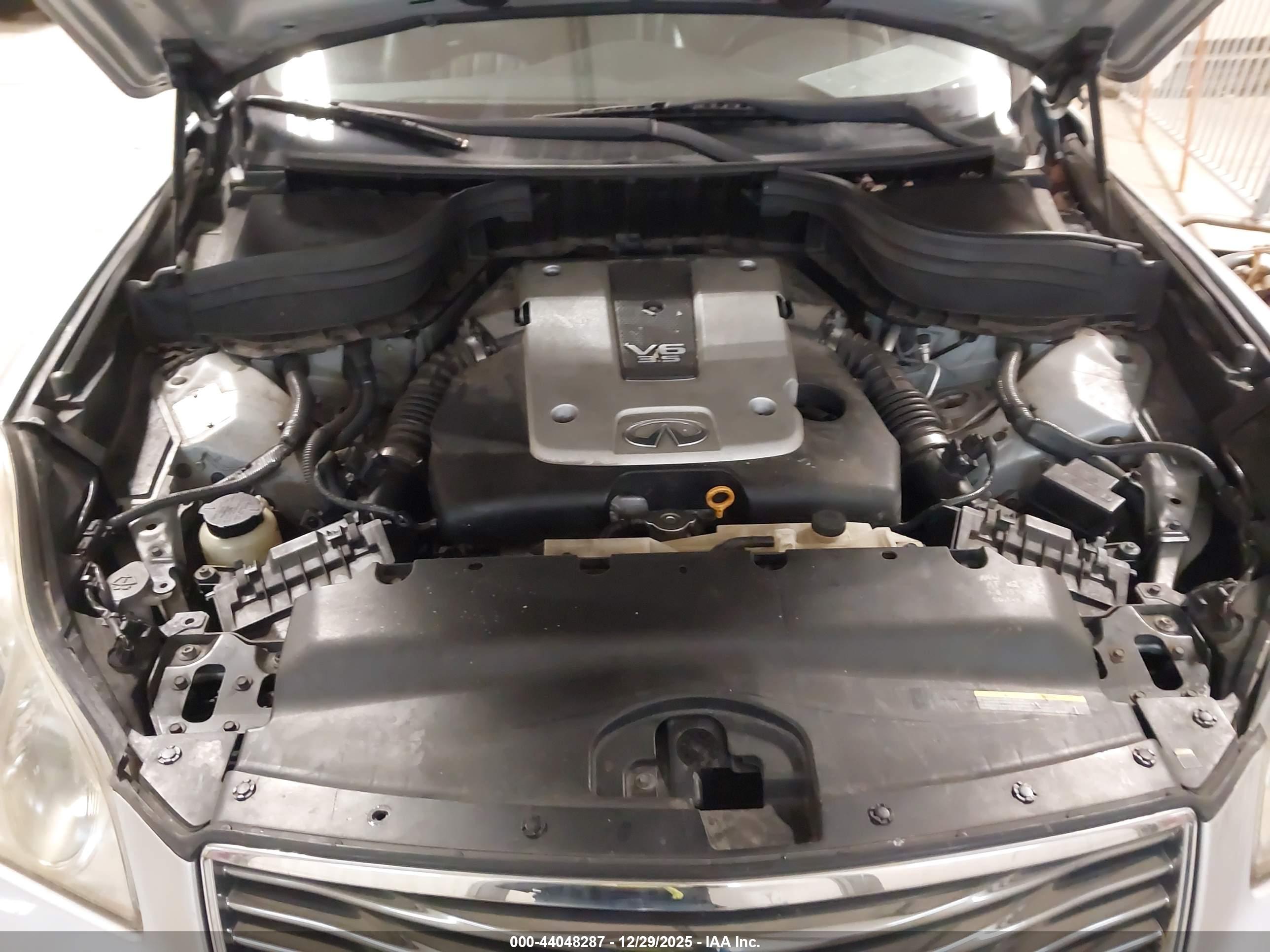 INFINITI EX35 image 10