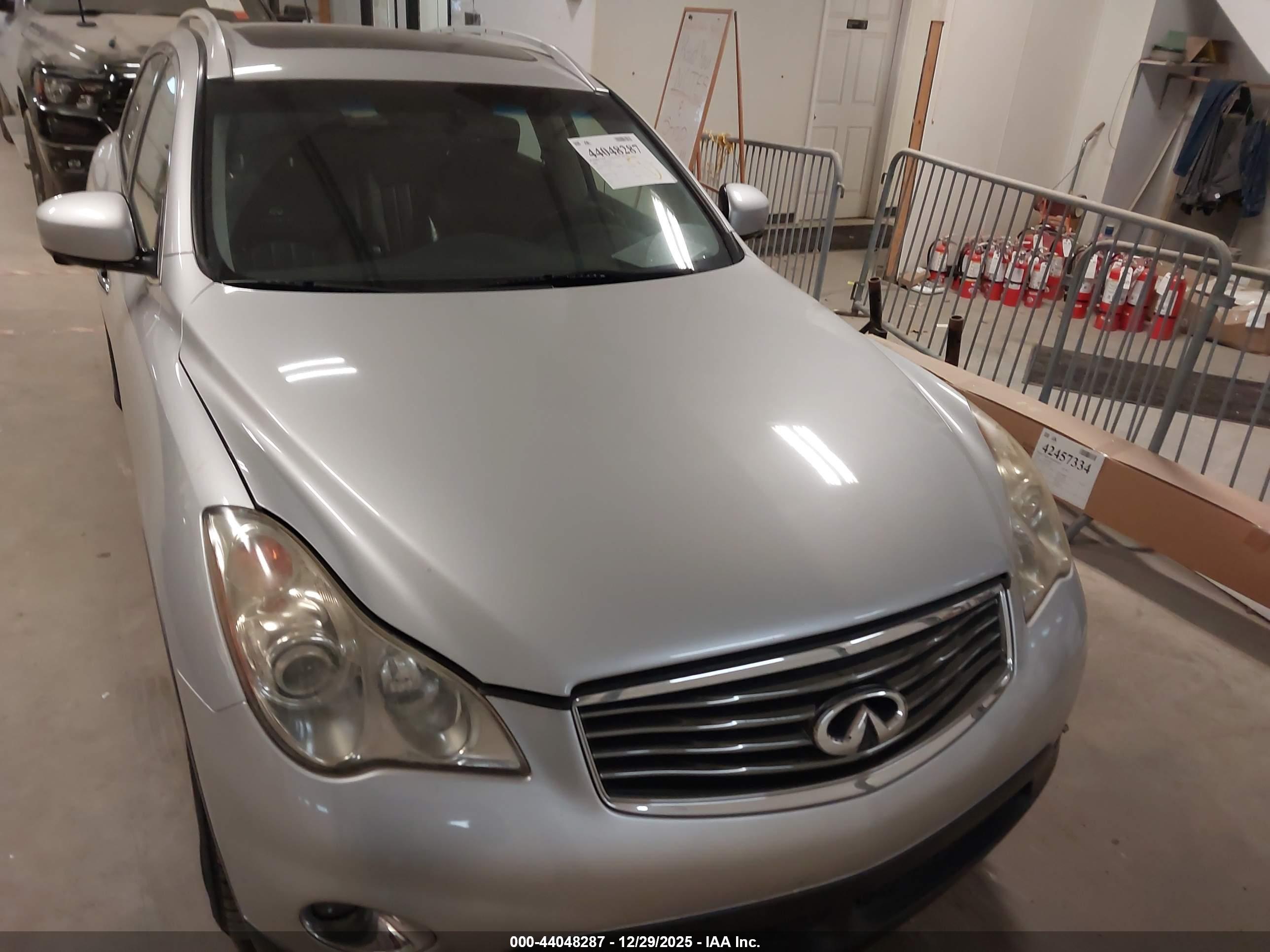 INFINITI EX35 image 6