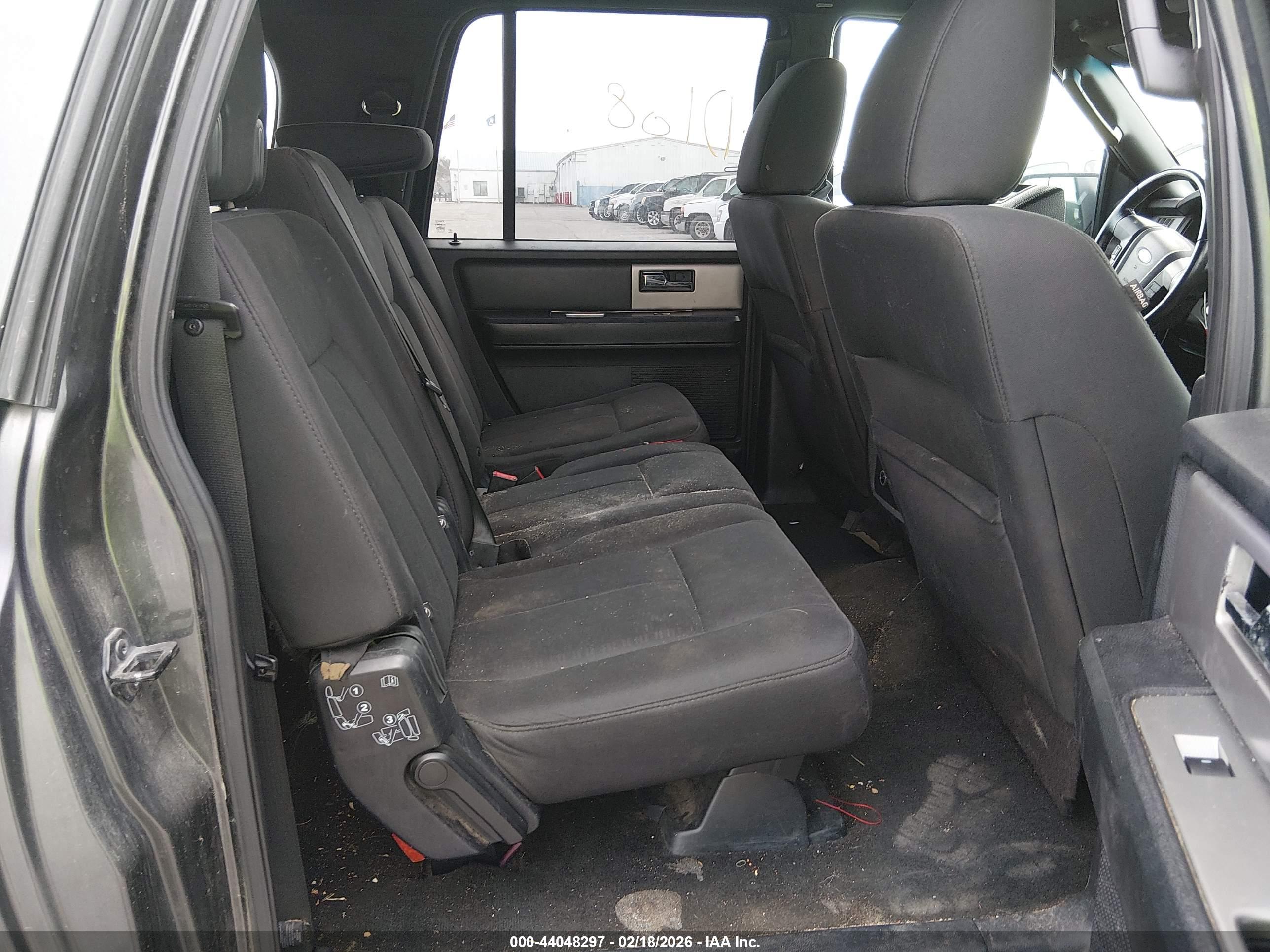 FORD EXPEDITION image 8