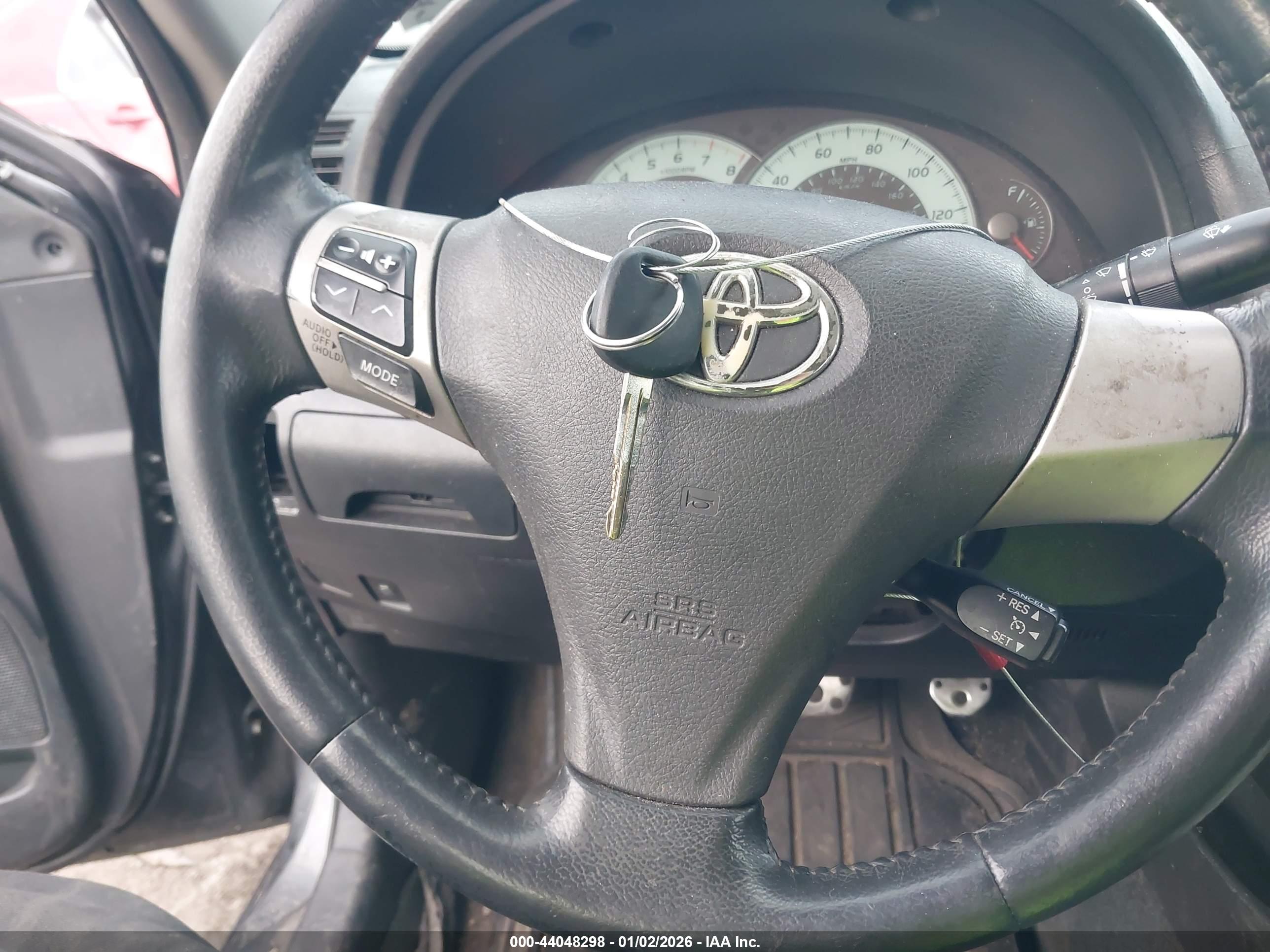 TOYOTA CAMRY image 11
