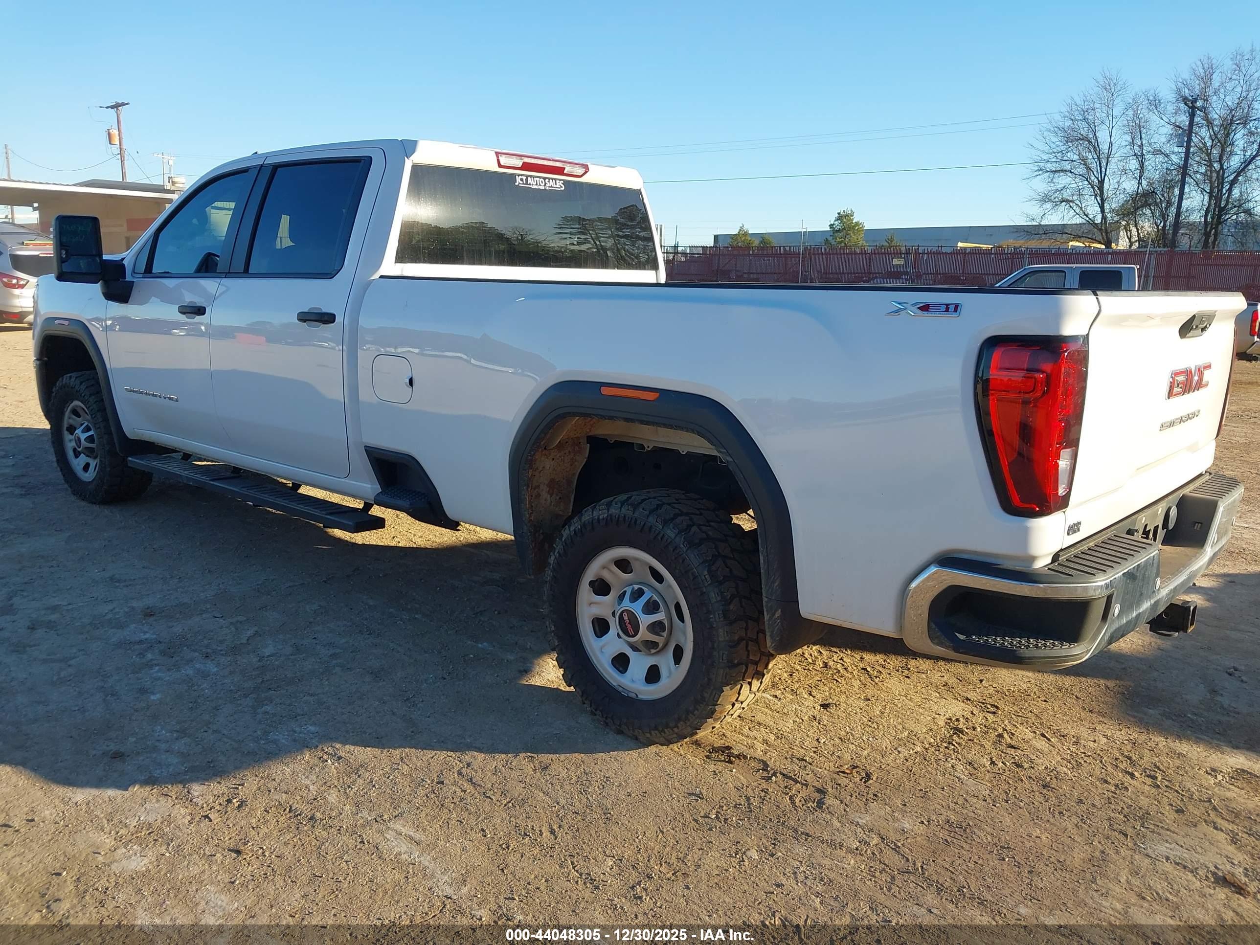 GMC SIERRA image 3