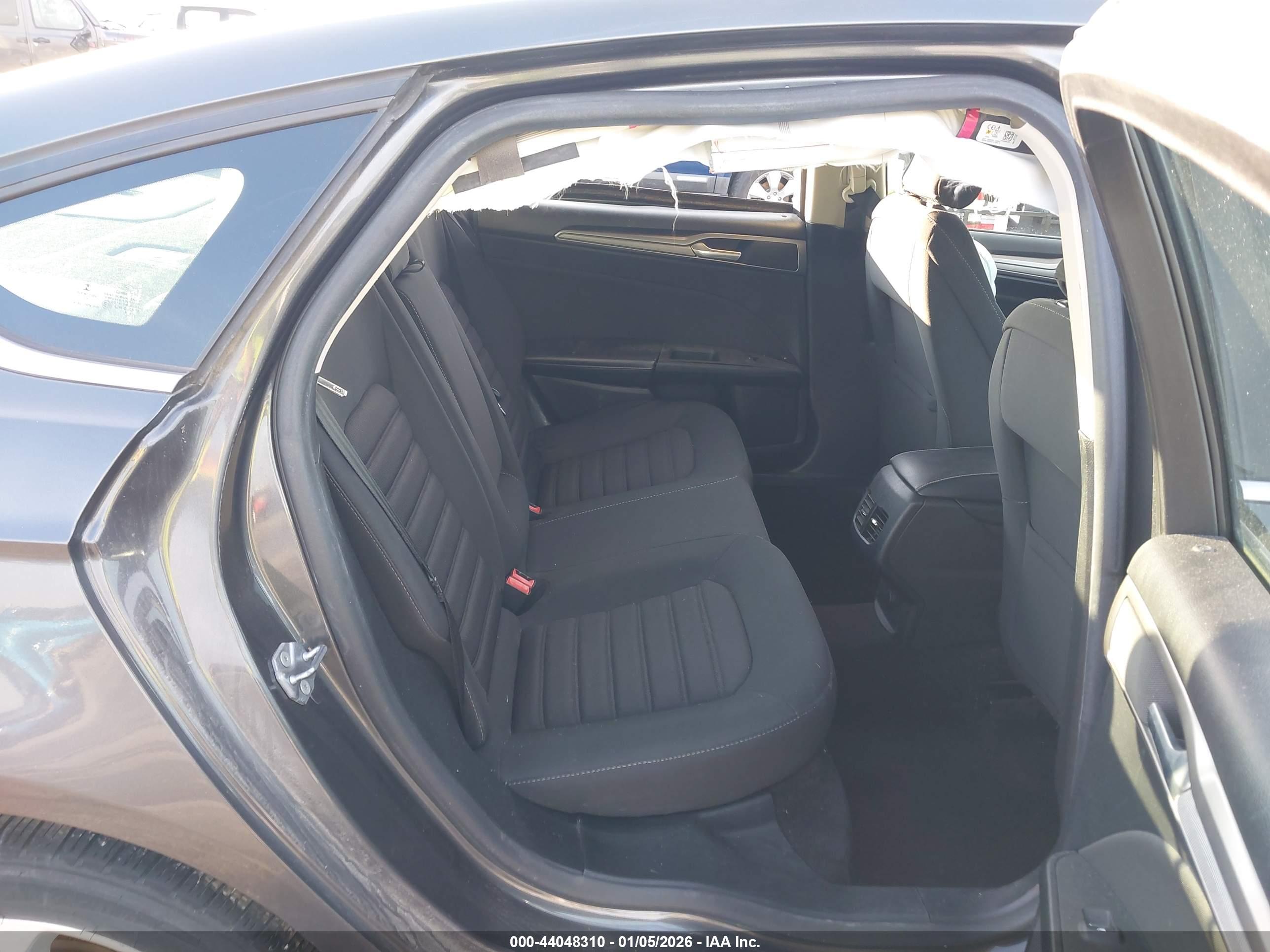 FORD FUSION image 8