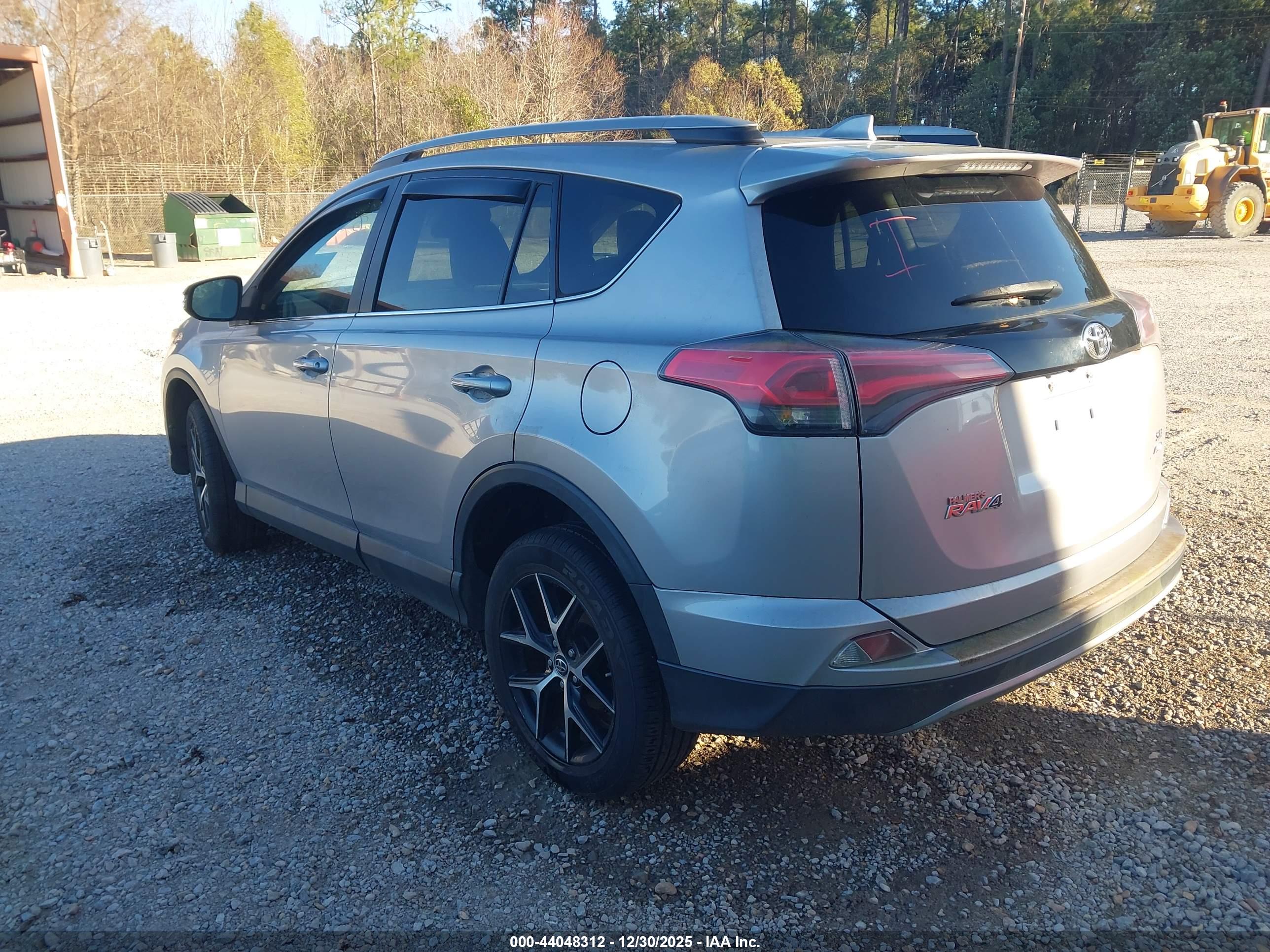 TOYOTA RAV4 image 3