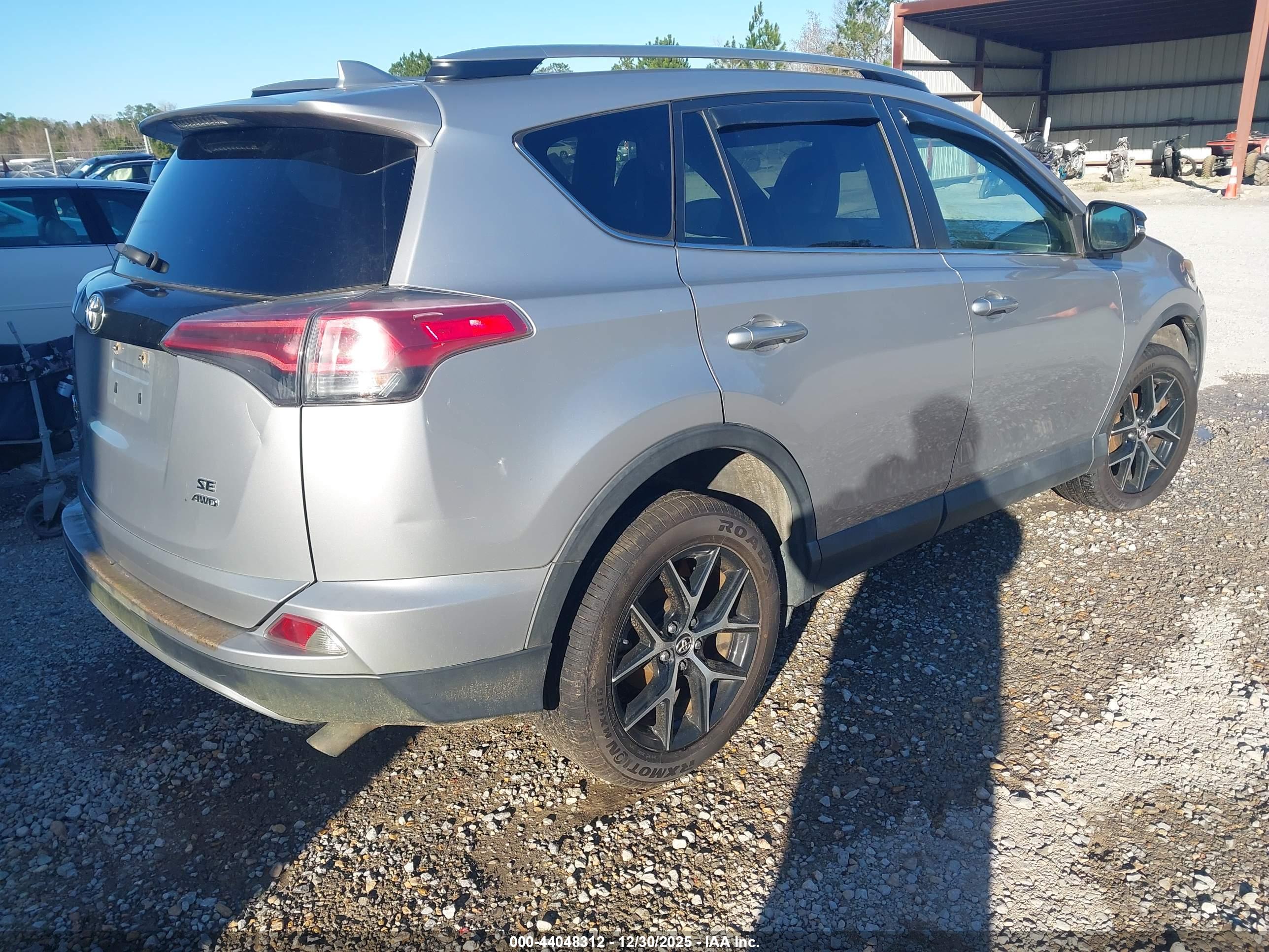 TOYOTA RAV4 image 4