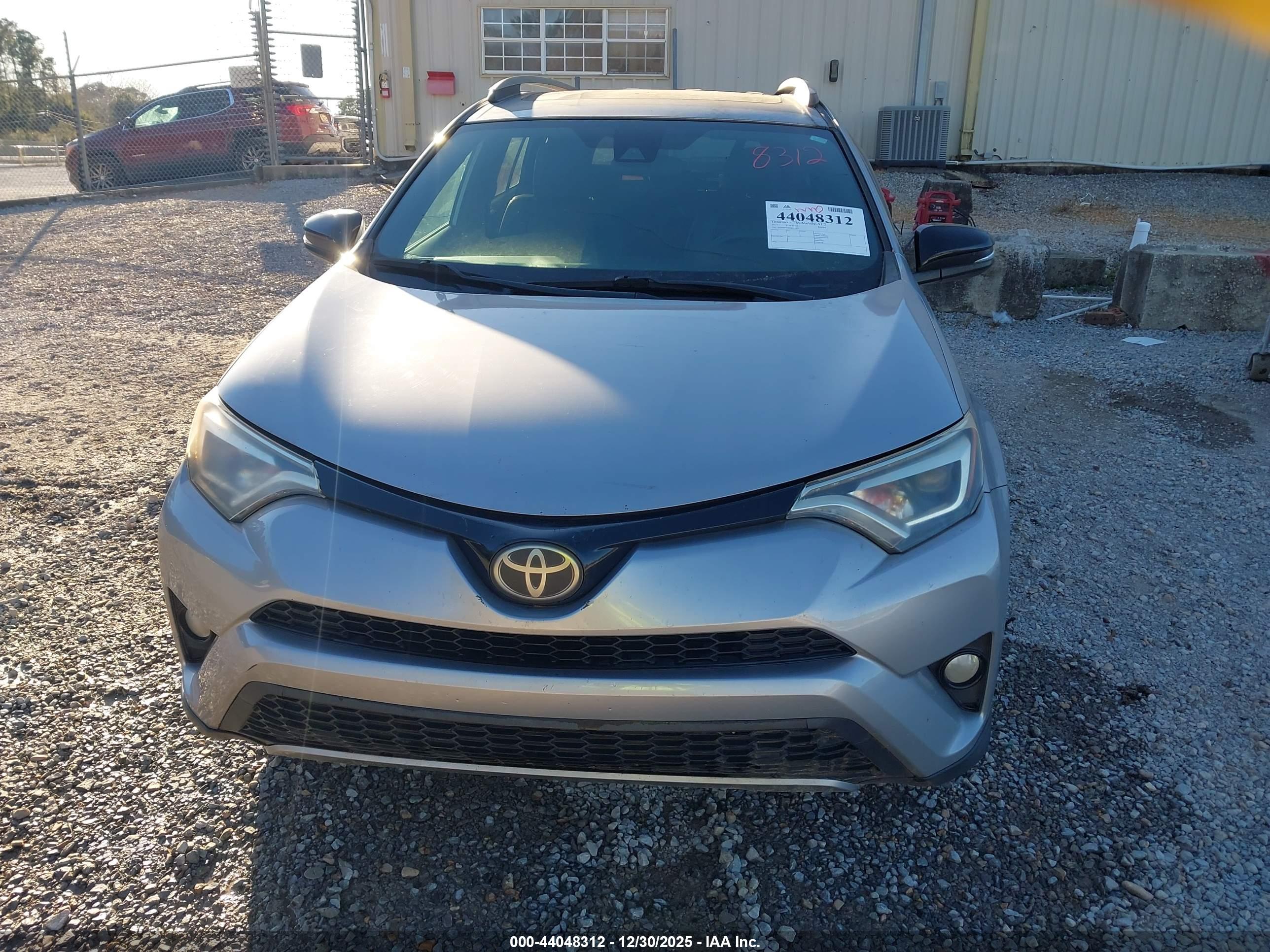 TOYOTA RAV4 image 6