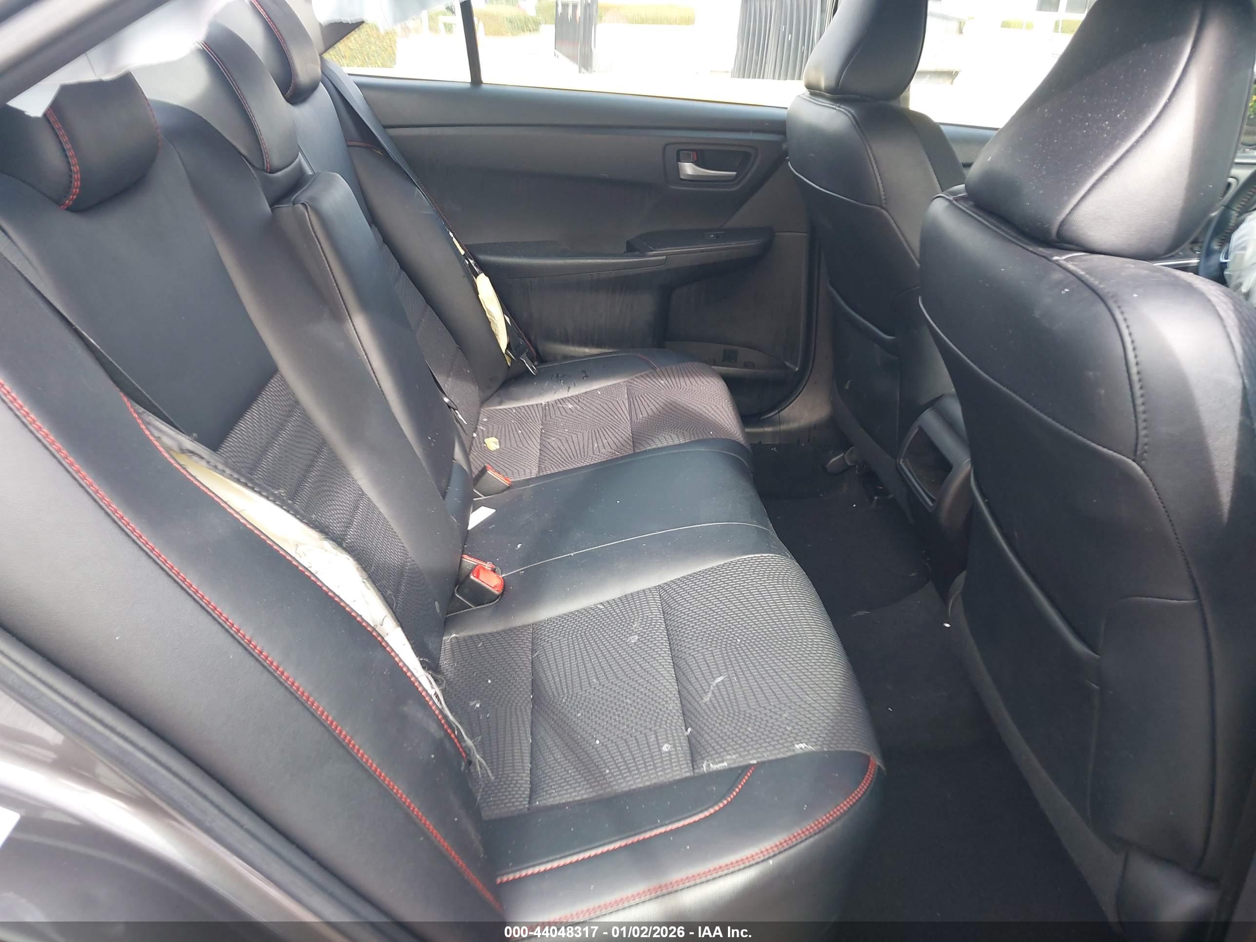 TOYOTA CAMRY image 8