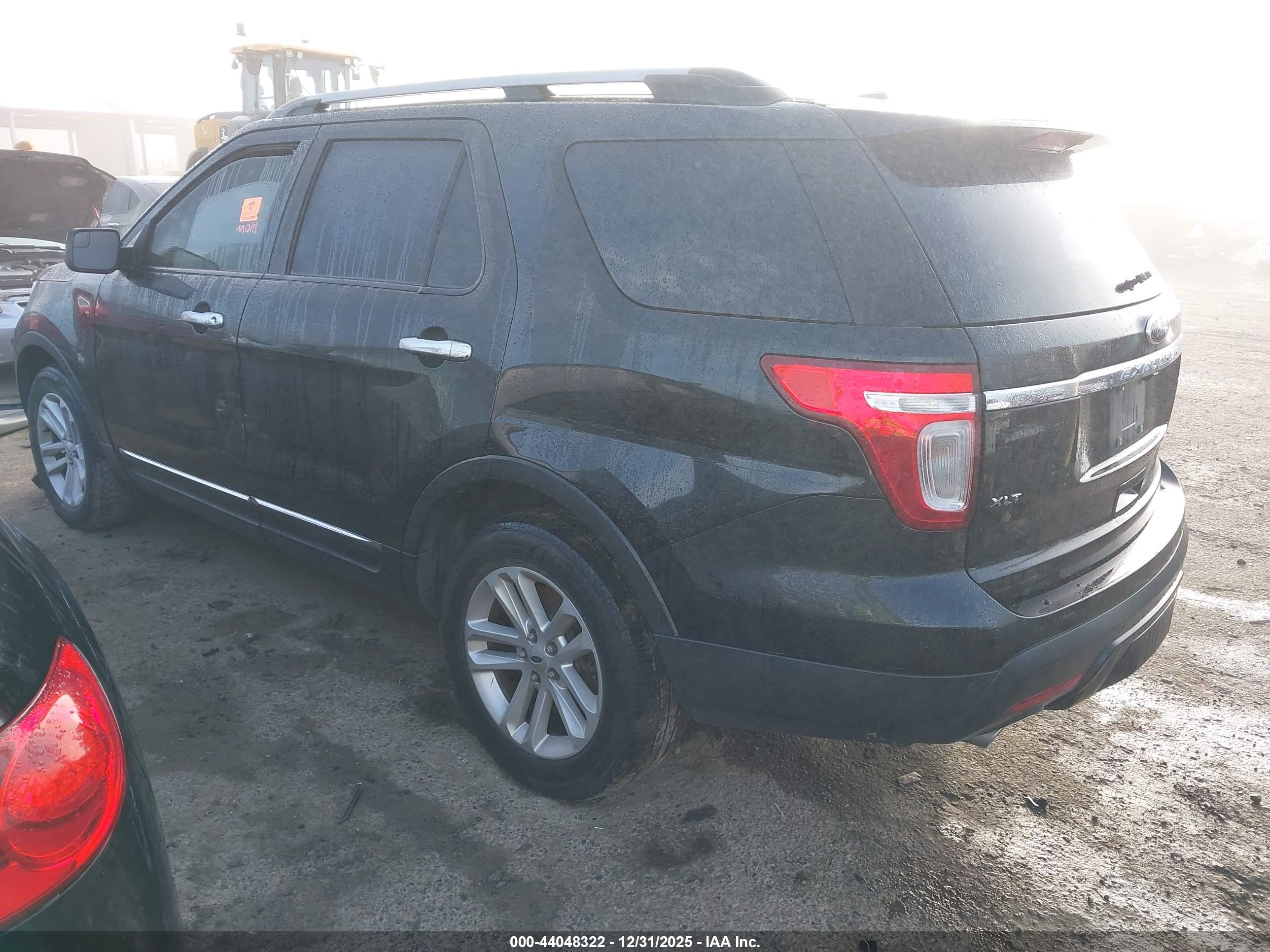 FORD EXPLORER image 3