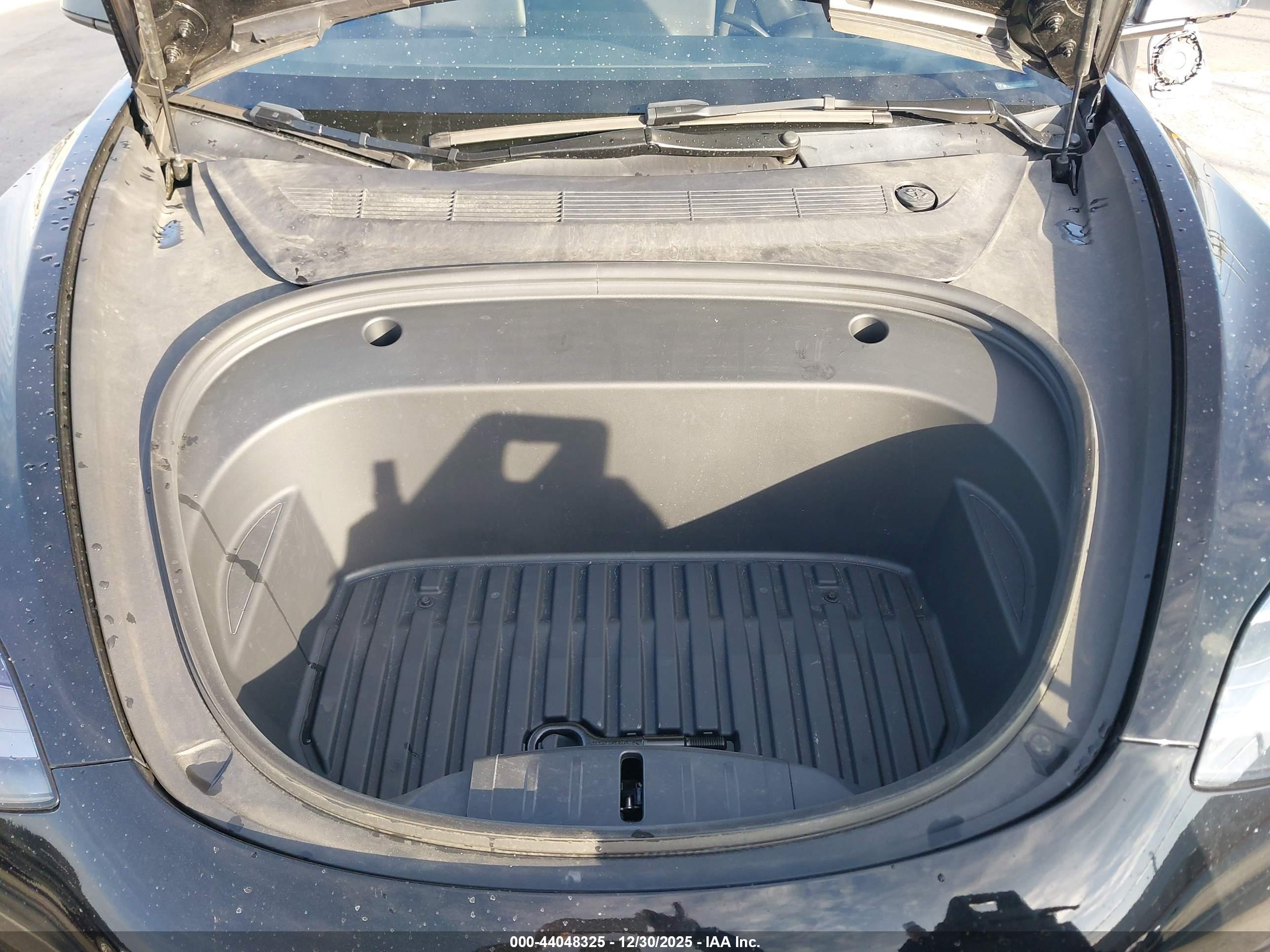 TESLA MODEL image 10