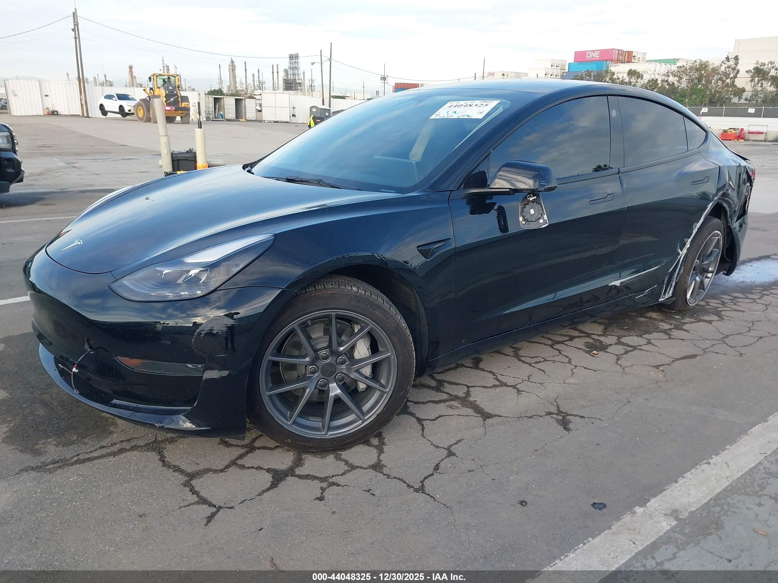 TESLA MODEL image 2