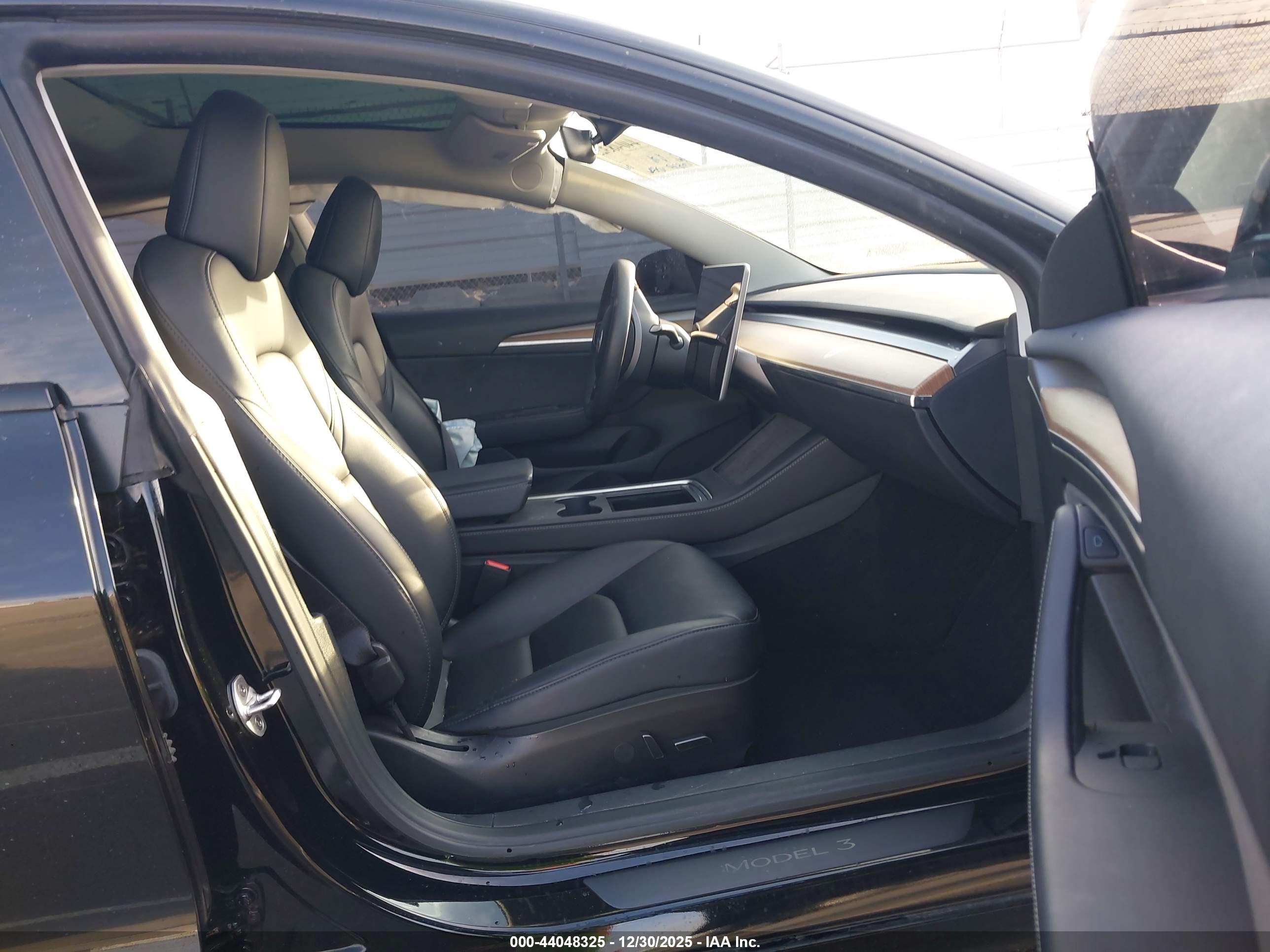 TESLA MODEL image 5