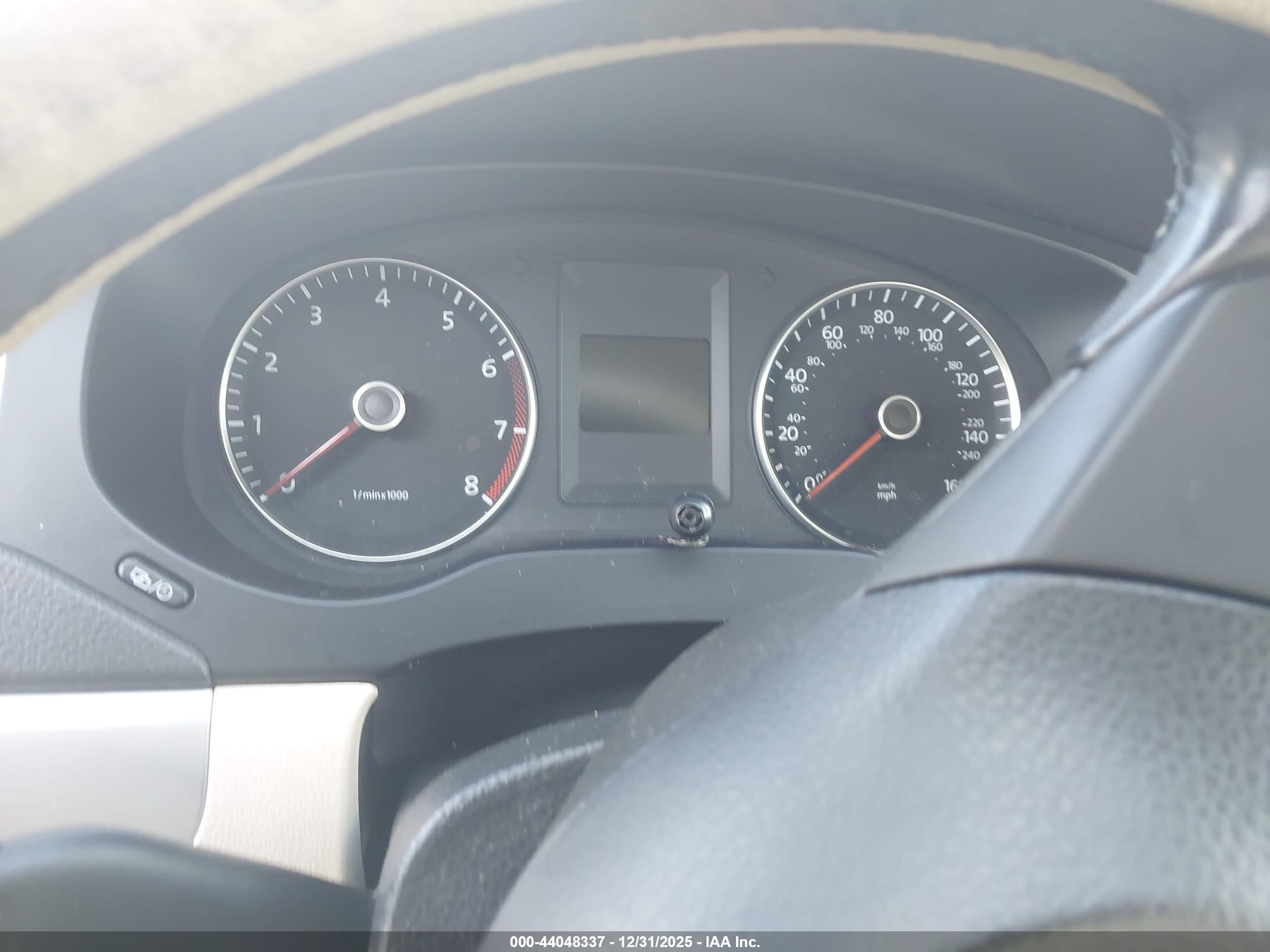 VOLKSWAGEN JETTA image 7