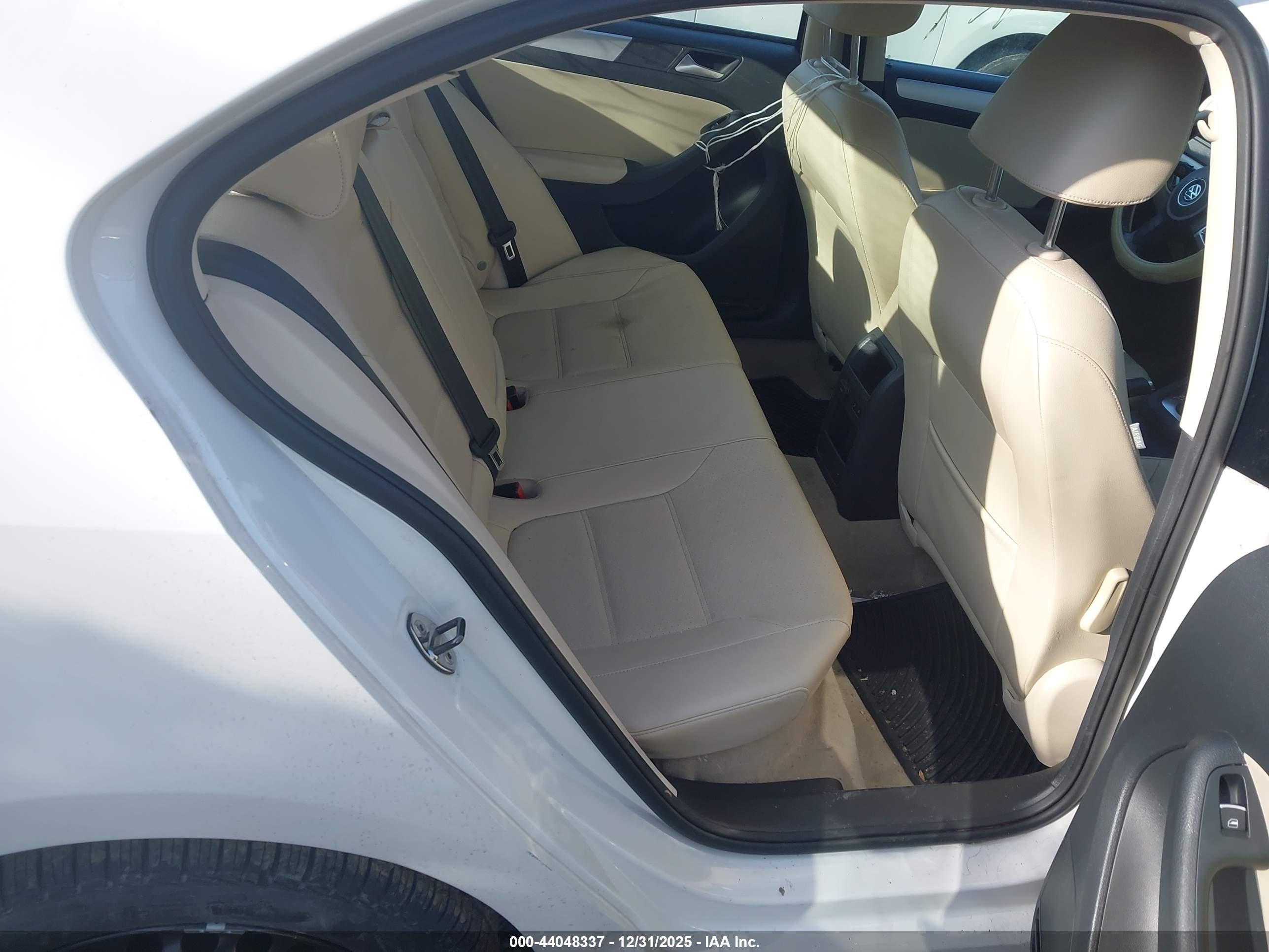 VOLKSWAGEN JETTA image 8