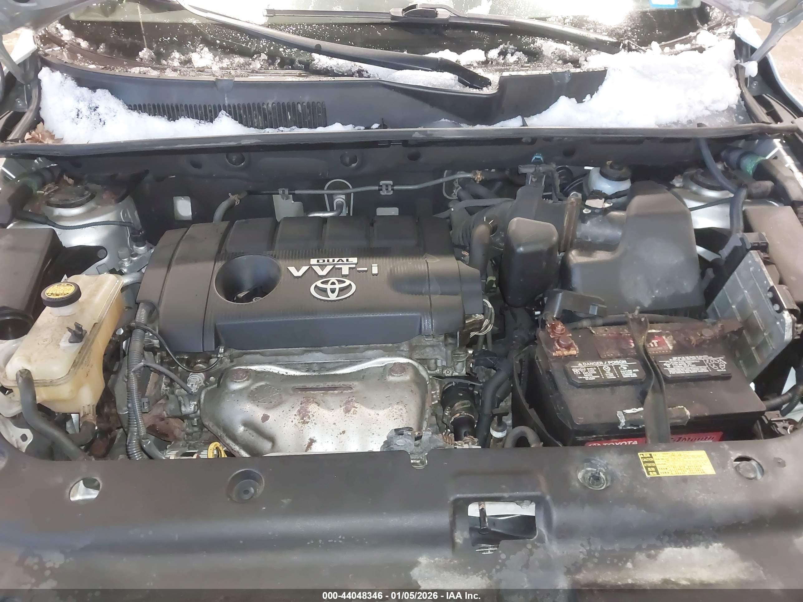 TOYOTA RAV4 image 10