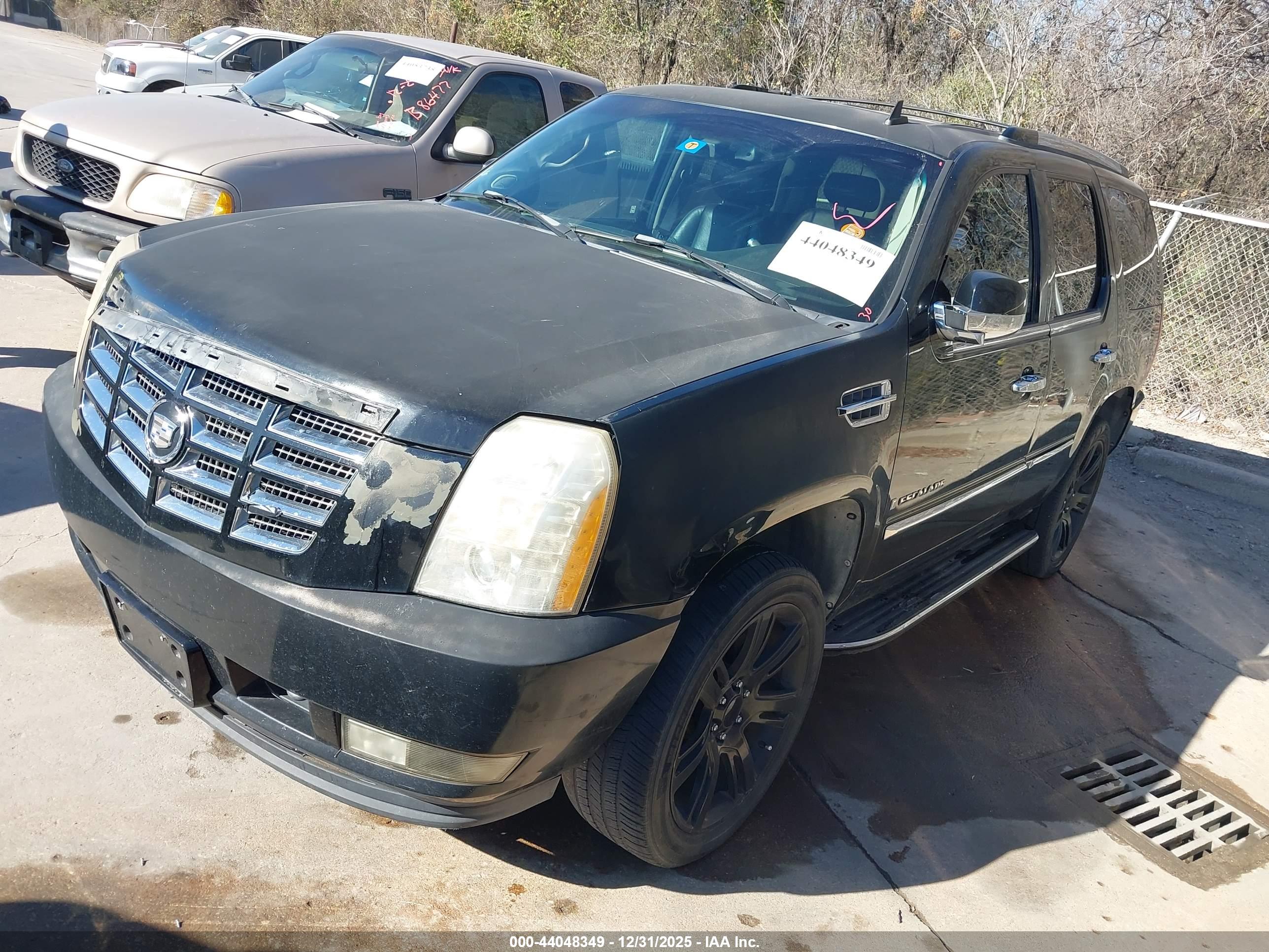 CADILLAC ESCALADE image 2
