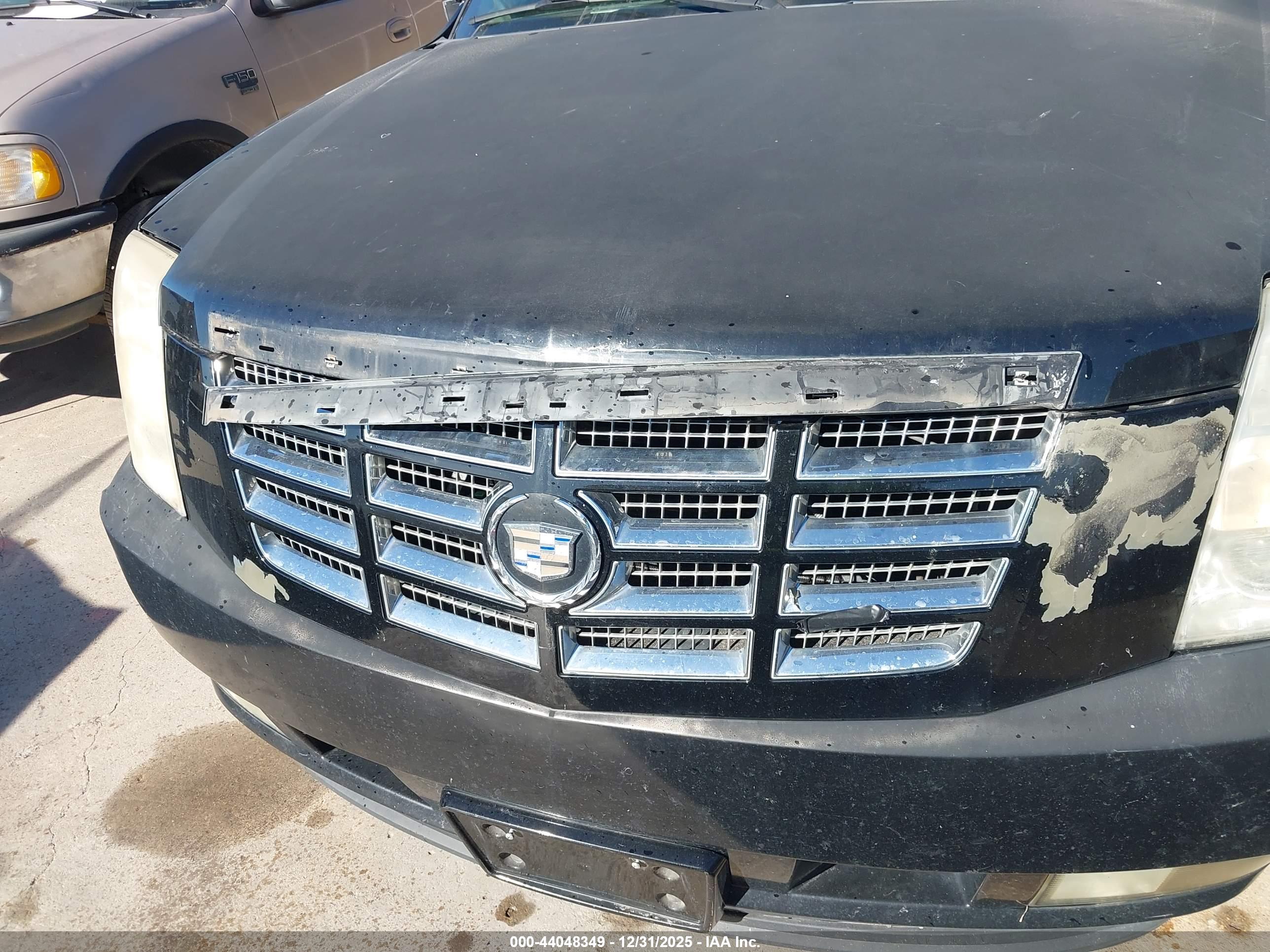 CADILLAC ESCALADE image 6