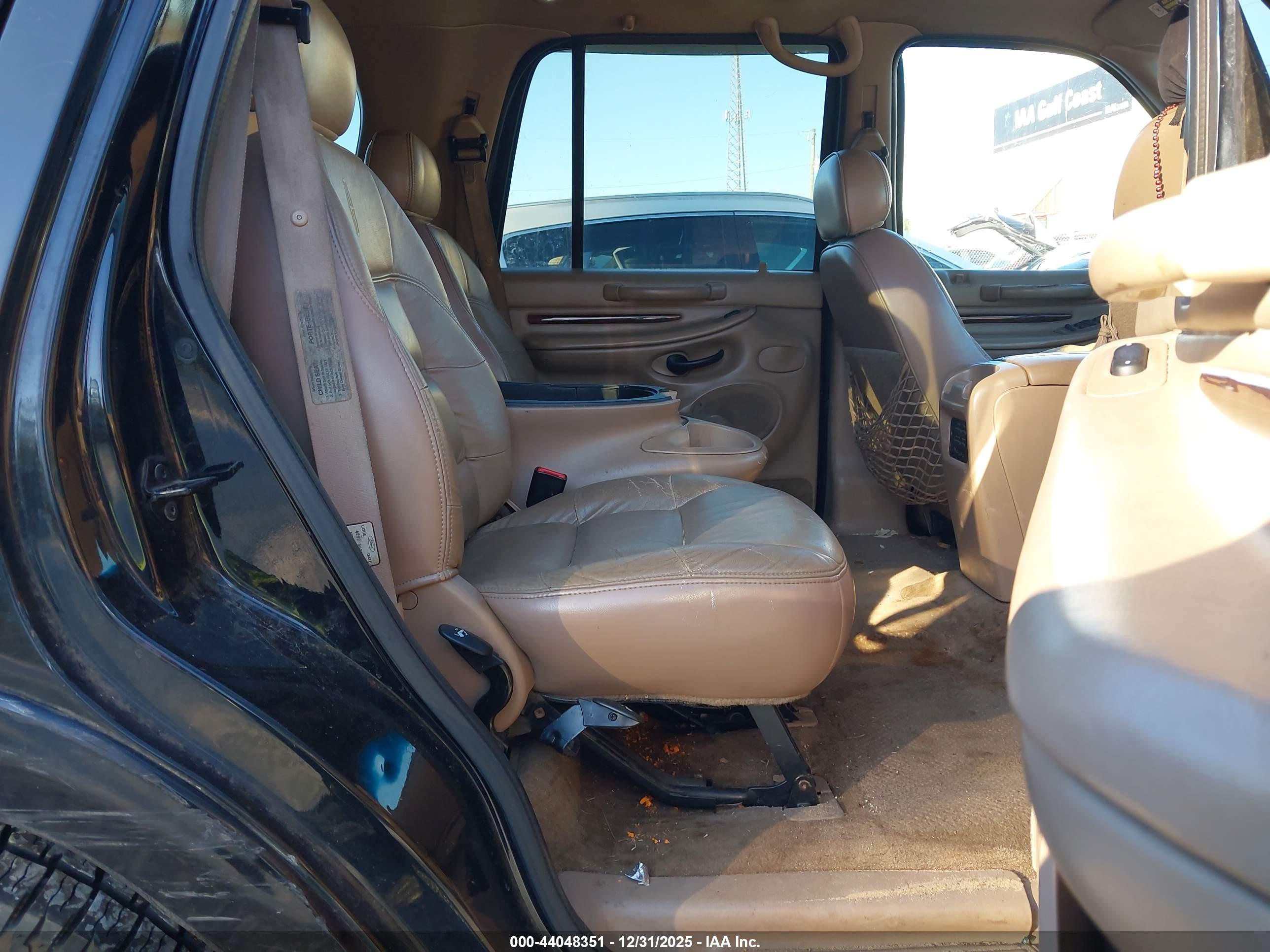 LINCOLN NAVIGATOR image 8