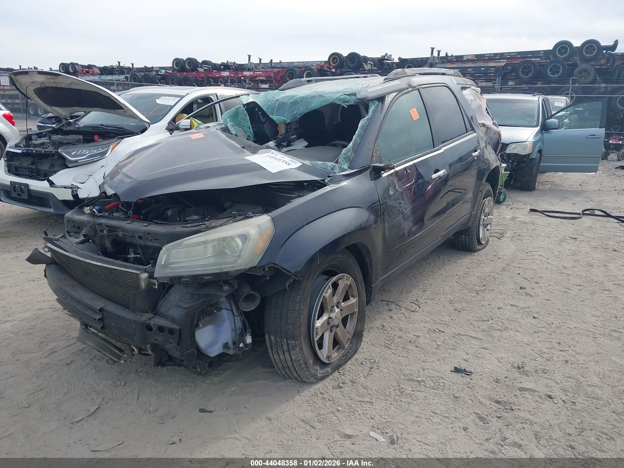 GMC ACADIA image 2